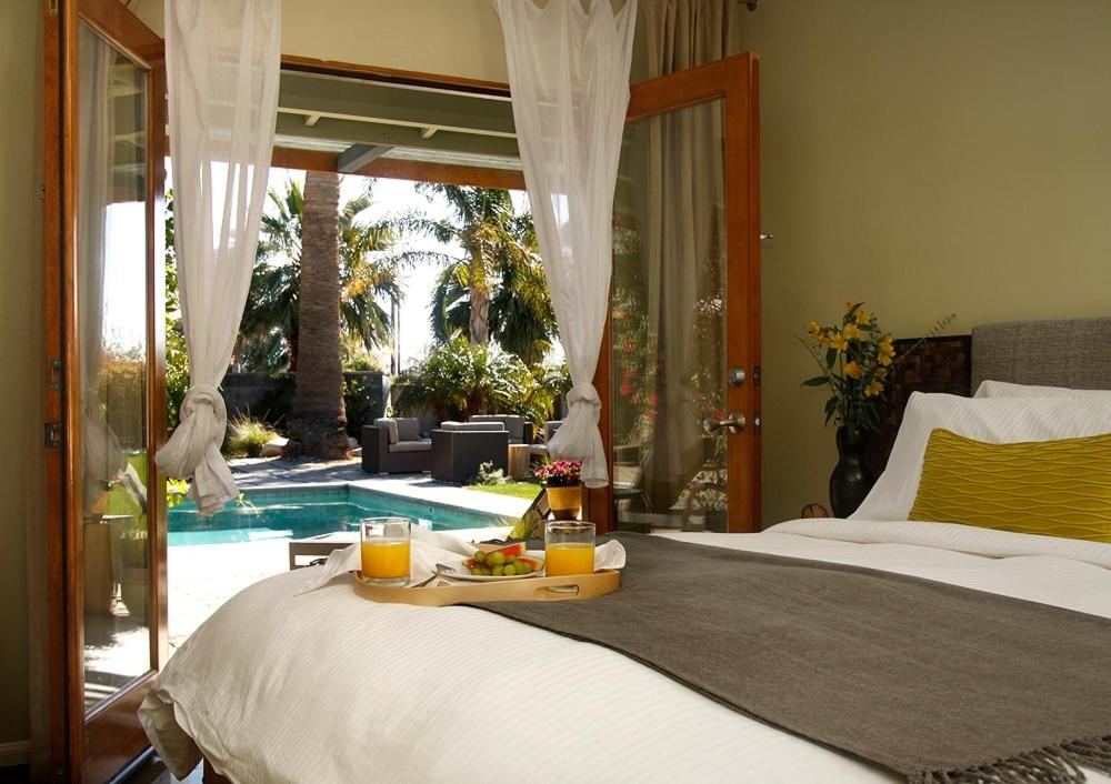 Double Room with Pool View - Photo 1