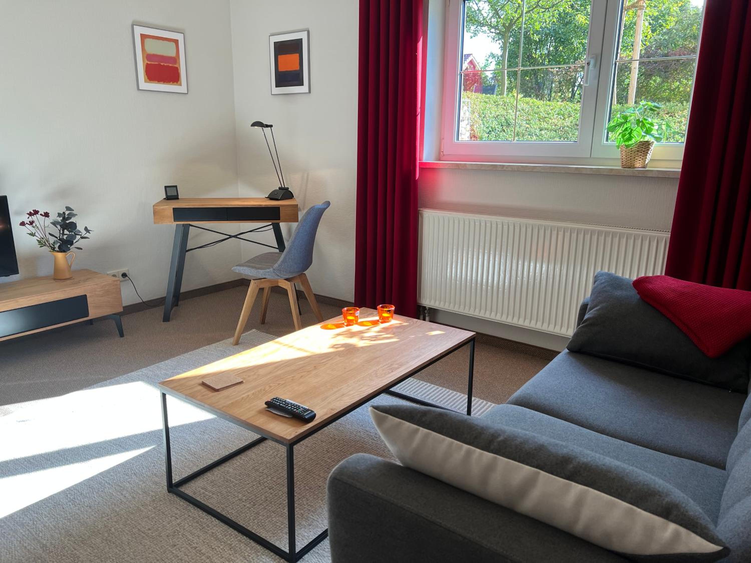 One-Bedroom Apartment photo 1