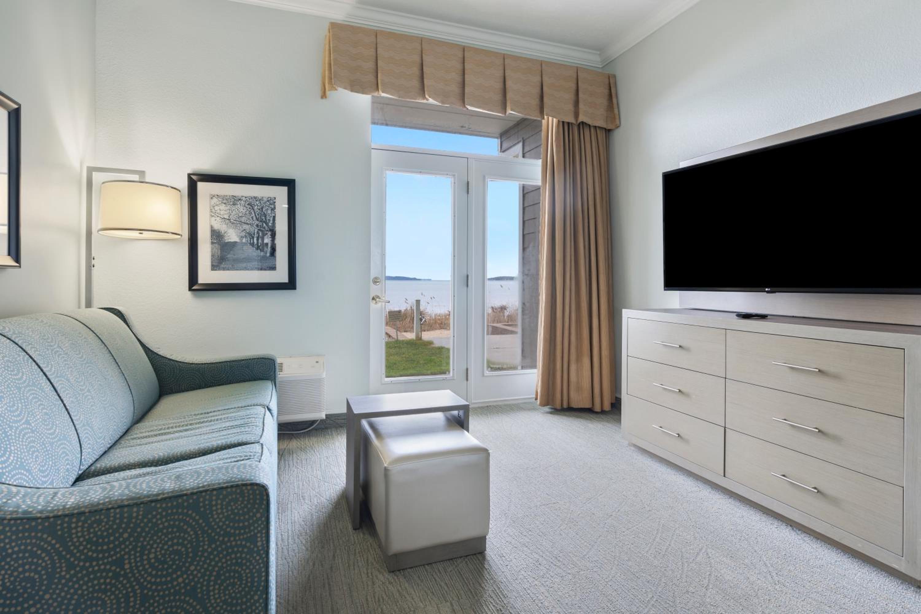 Bayview King Suite Lake View photo 2