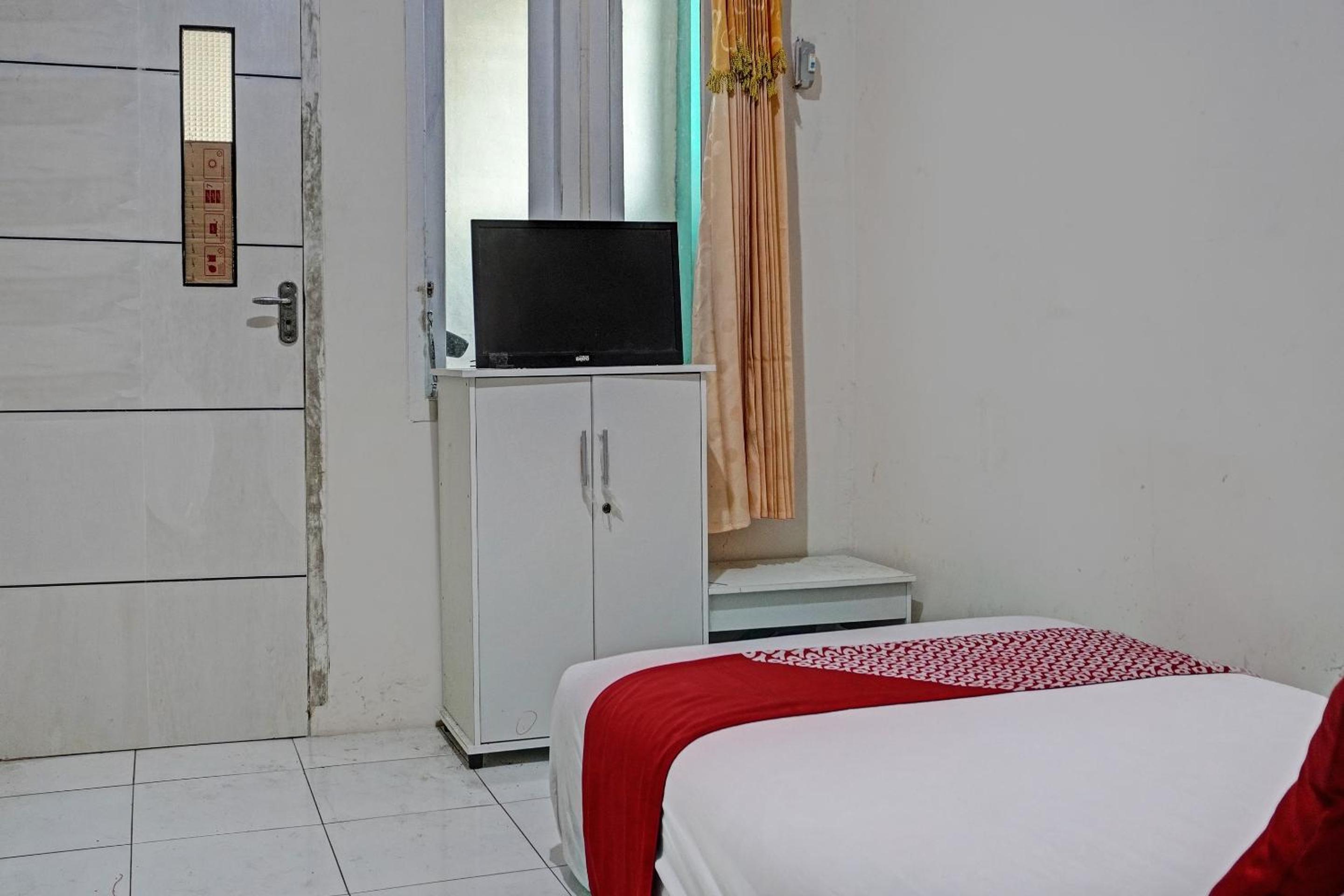Standard Queen Room photo 2