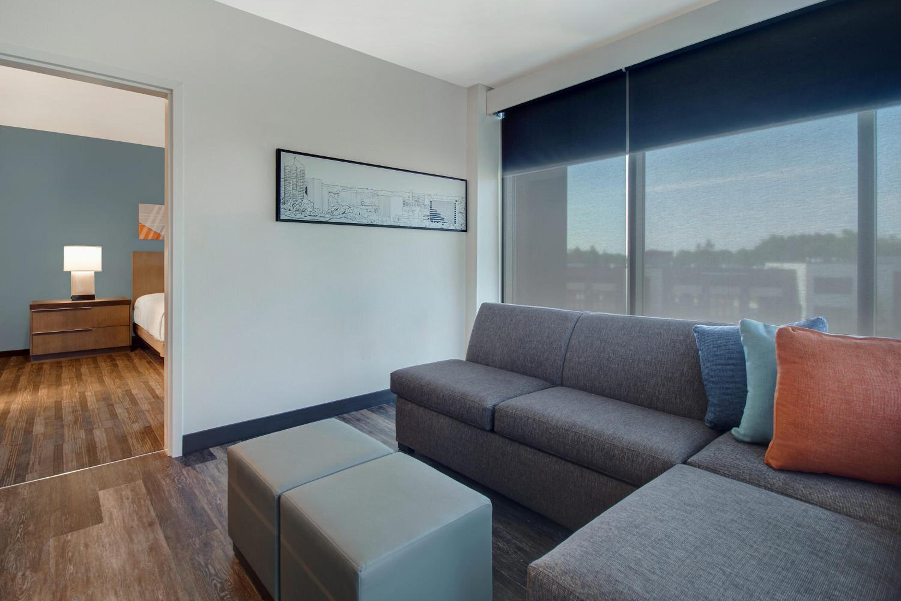 One-Bedroom King Suite with Sofa Bed and Kitchen - Photo 3