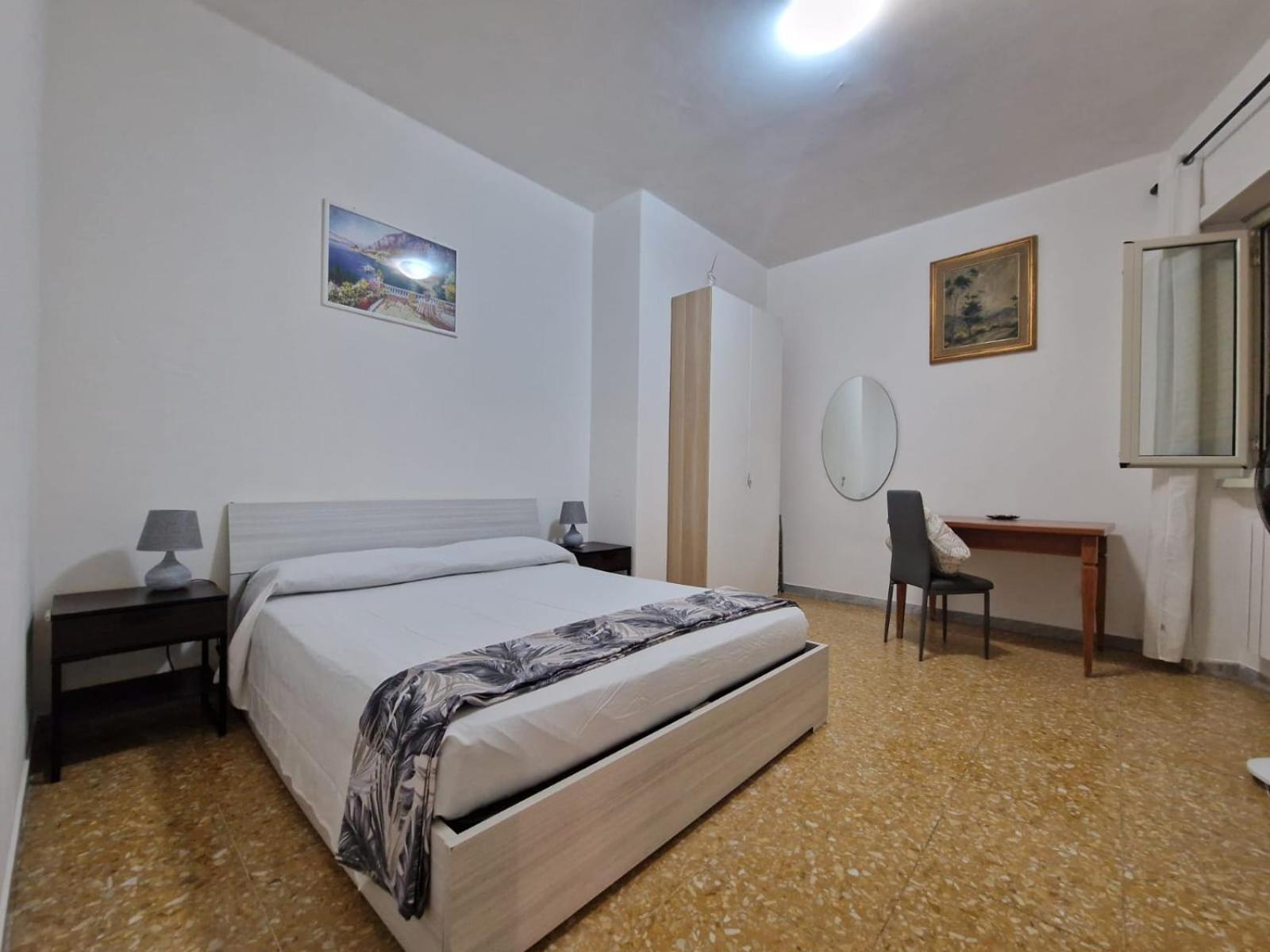 Standard Double Room with Shared Bathroom
