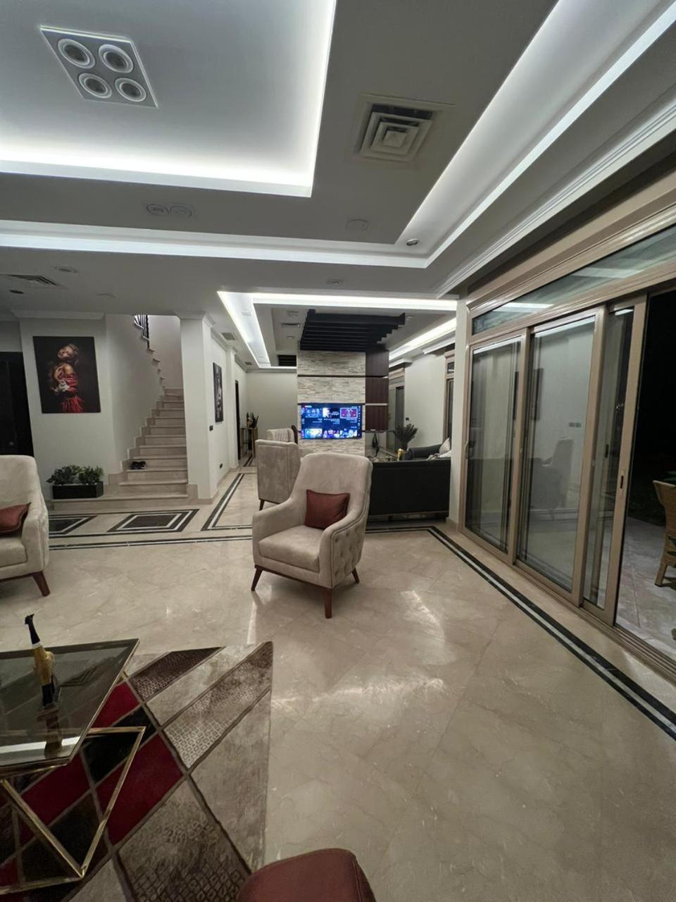 Villa photo 1