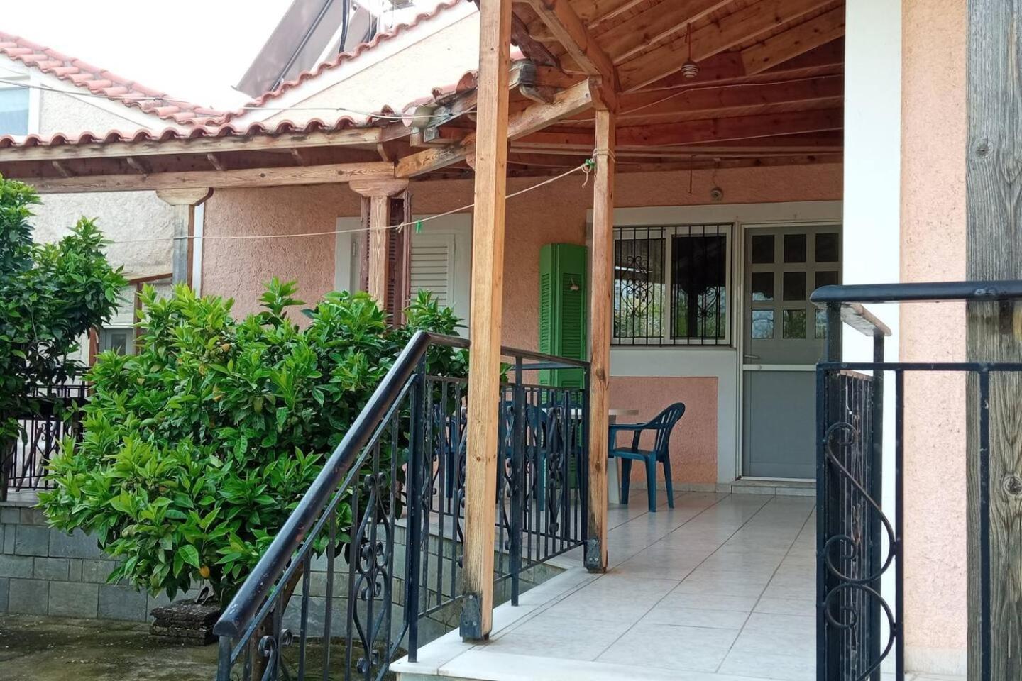 Three-Bedroom Vacation Home  photo 2