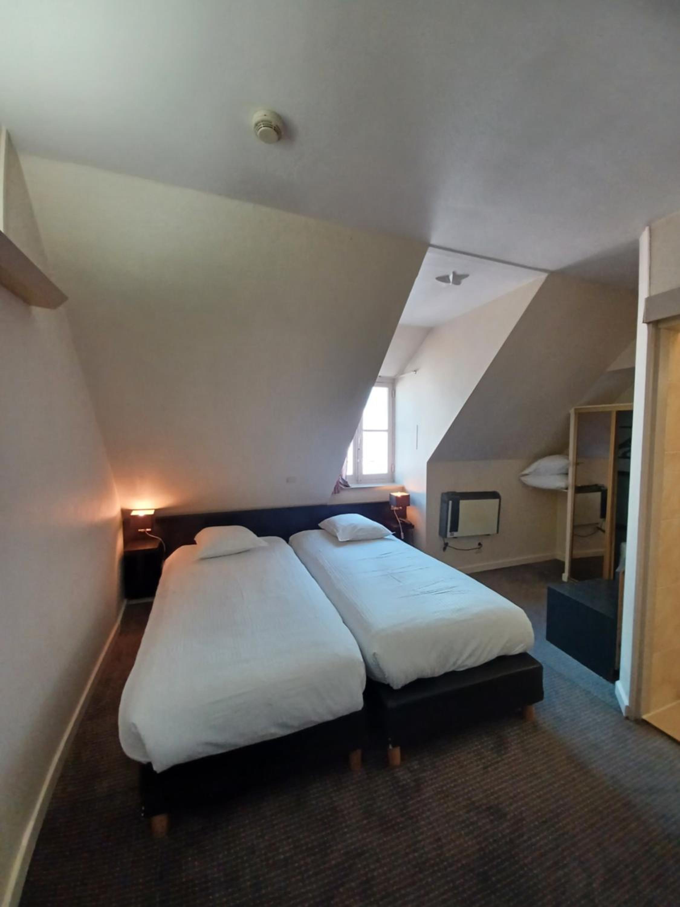 Standard Double Or Twin Room - Photo 6