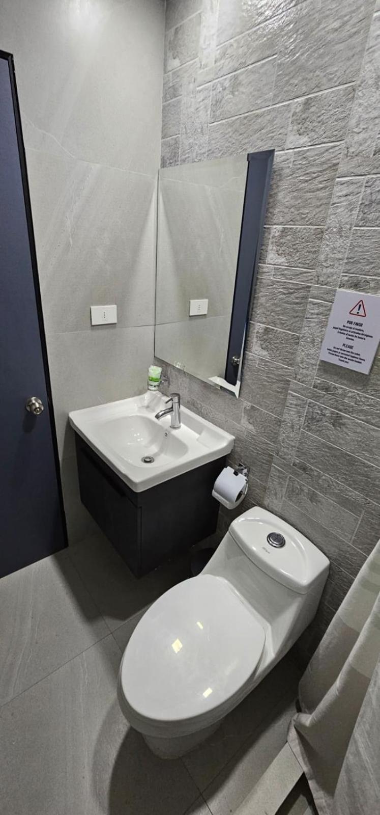 Quadruple Room with Private Bathroom photo 2