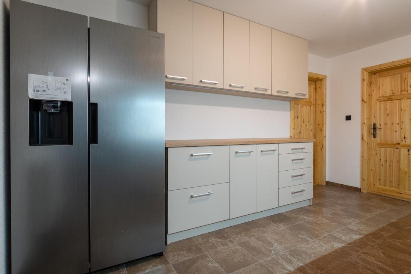 Budget Twin Room - Photo 11