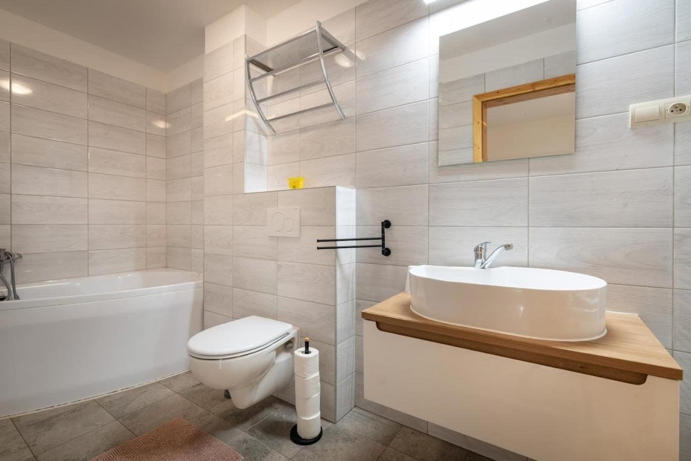 Deluxe Double Room with Bath - Photo 45
