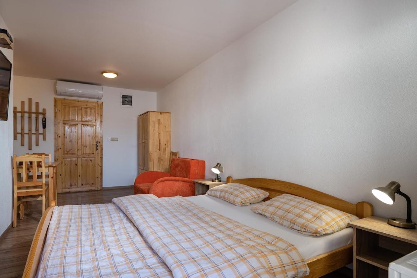 Deluxe Double Room with Bath - Photo 50