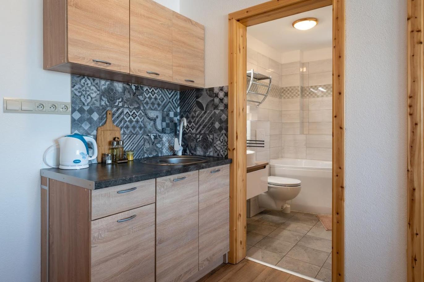 Deluxe Double Room with Bath - Photo 53