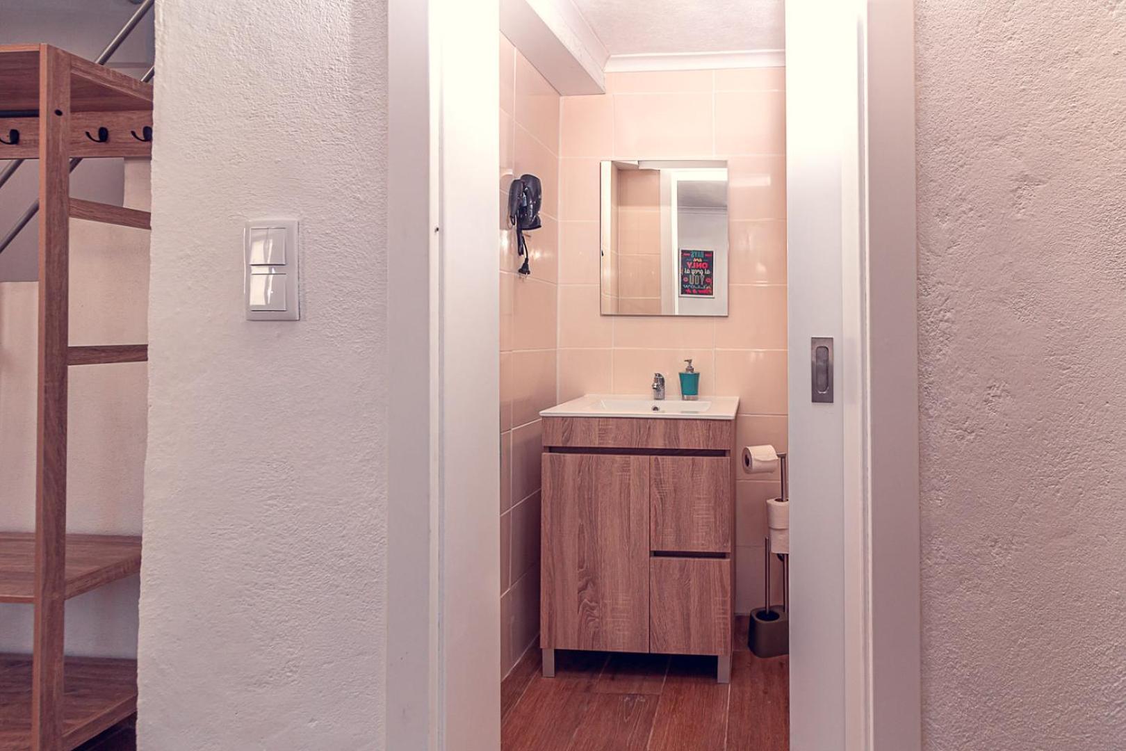 One-Bedroom House photo 3