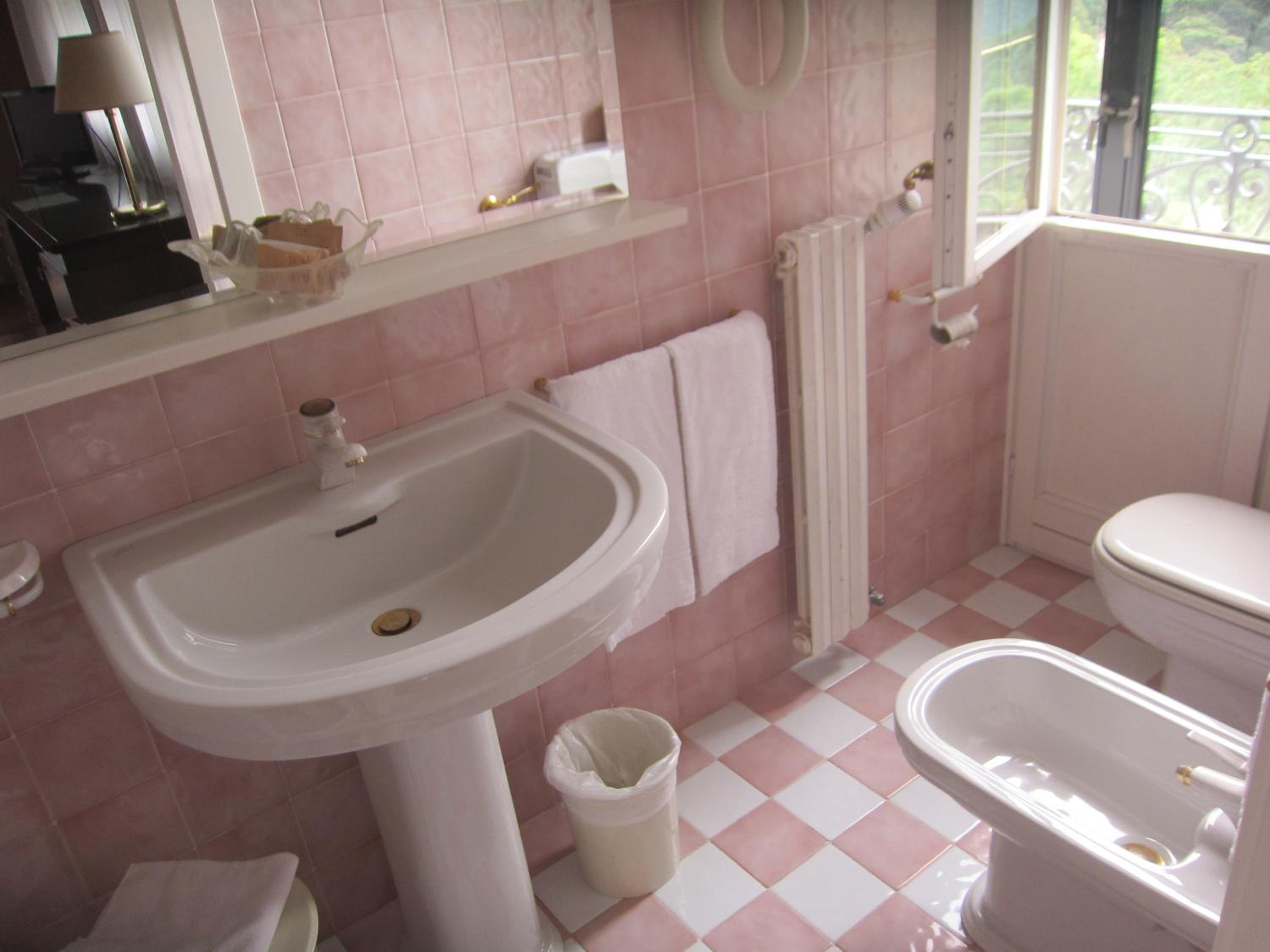 Double or Twin Room photo 3
