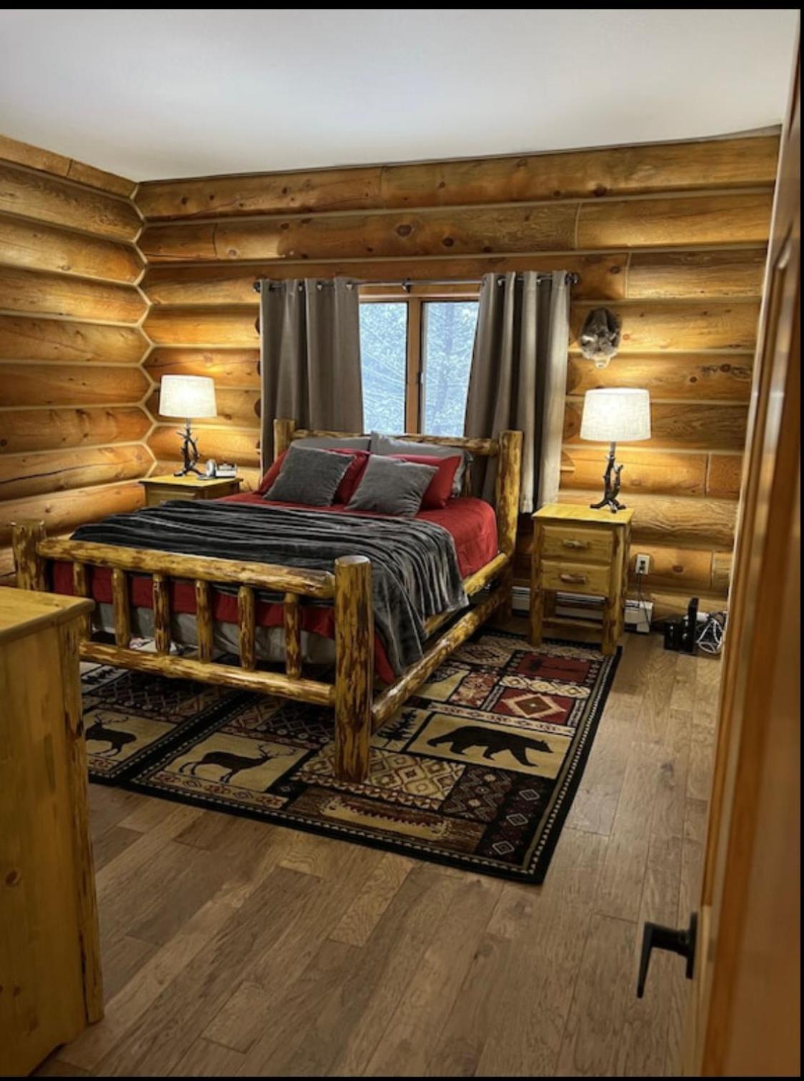 Three-Bedroom House photo 1