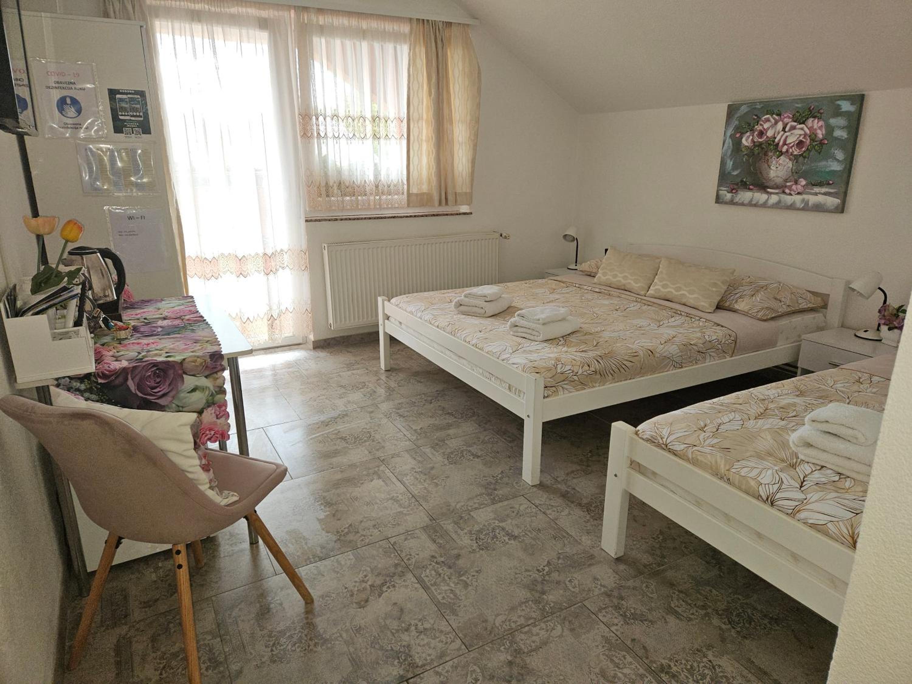 Triple Room with Balcony - Photo 1