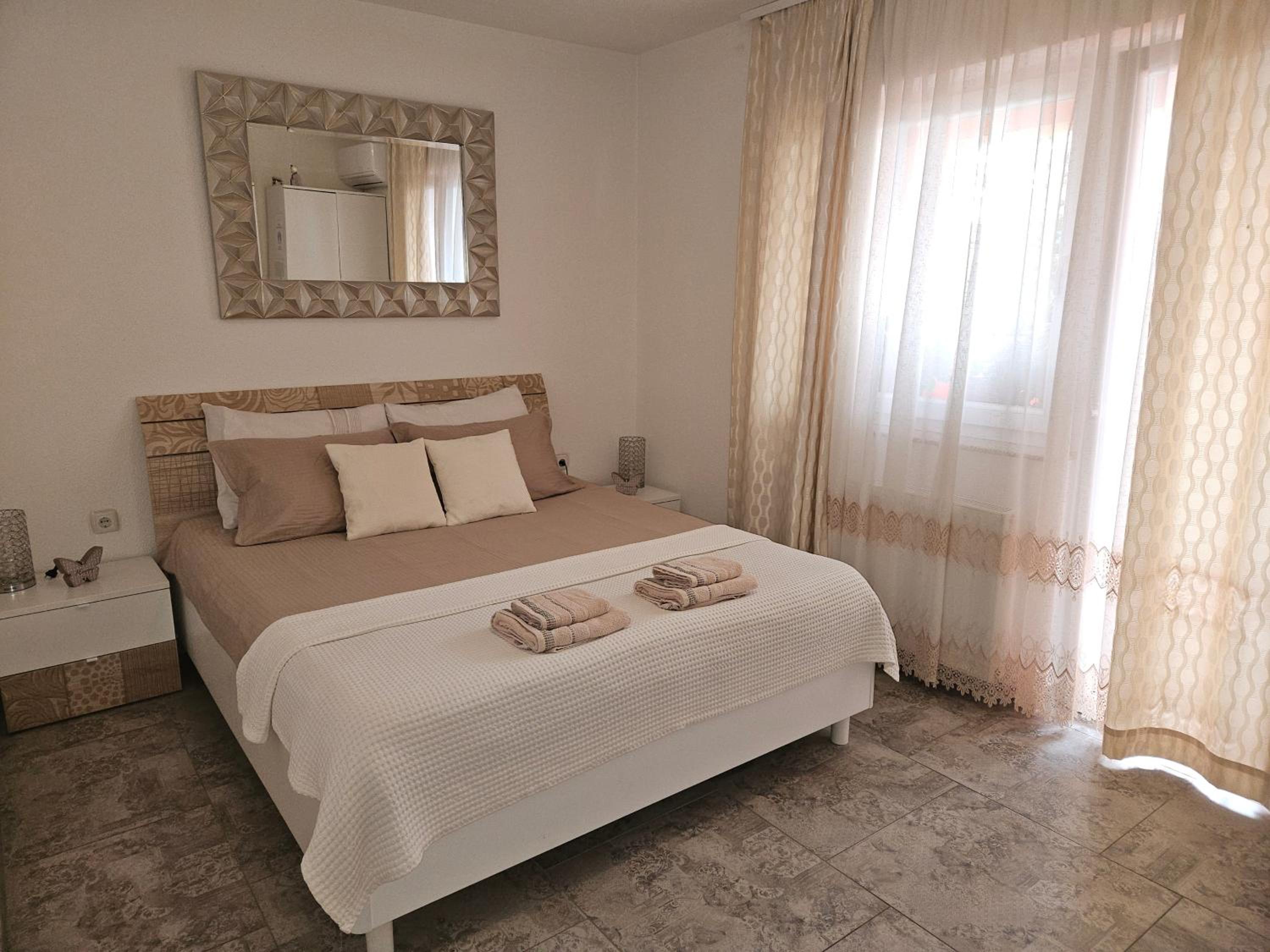 Double Room with Balcony - Photo 14