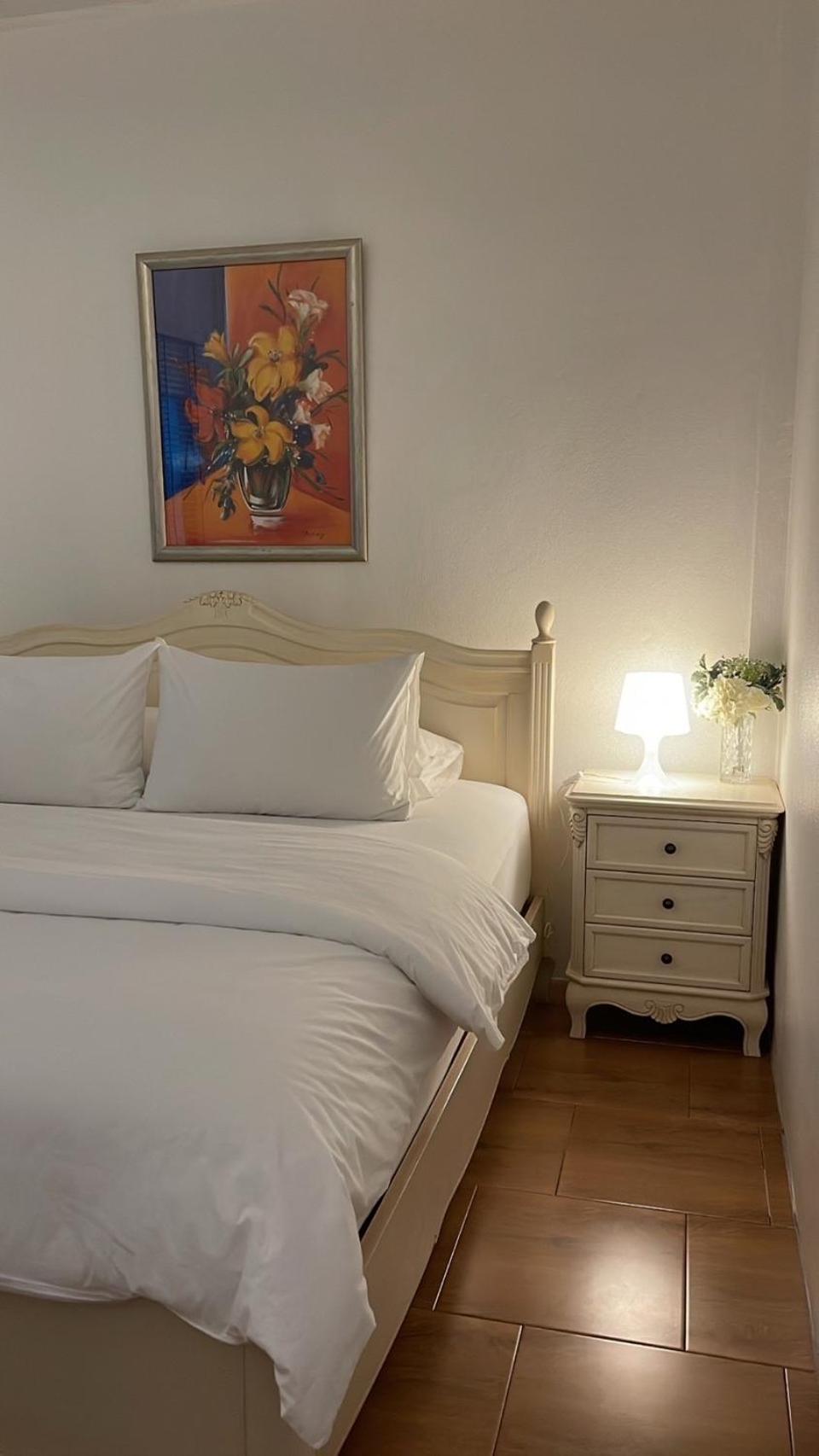 One-Bedroom Suite - Photo 1