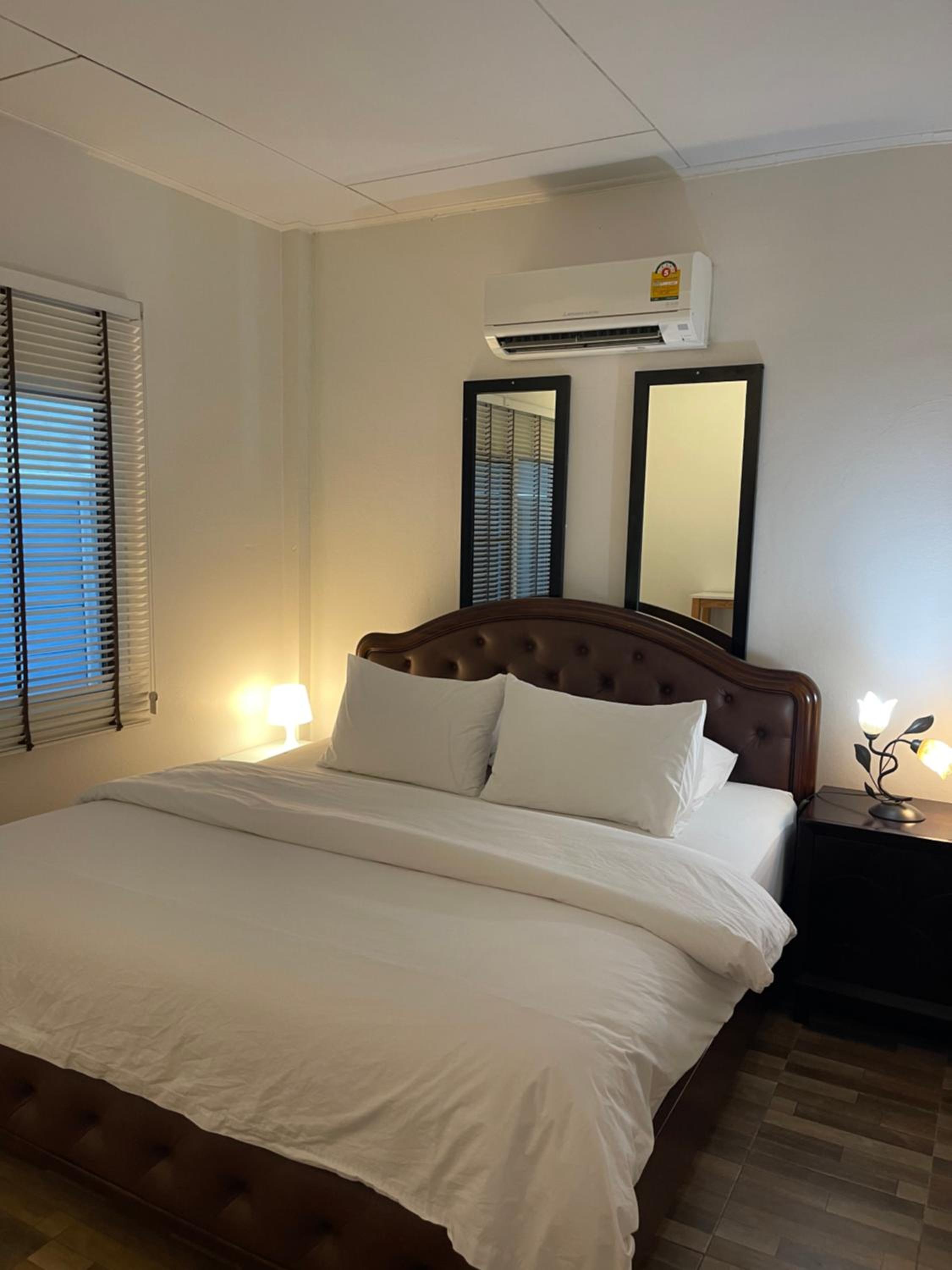 One-Bedroom Suite - Photo 10