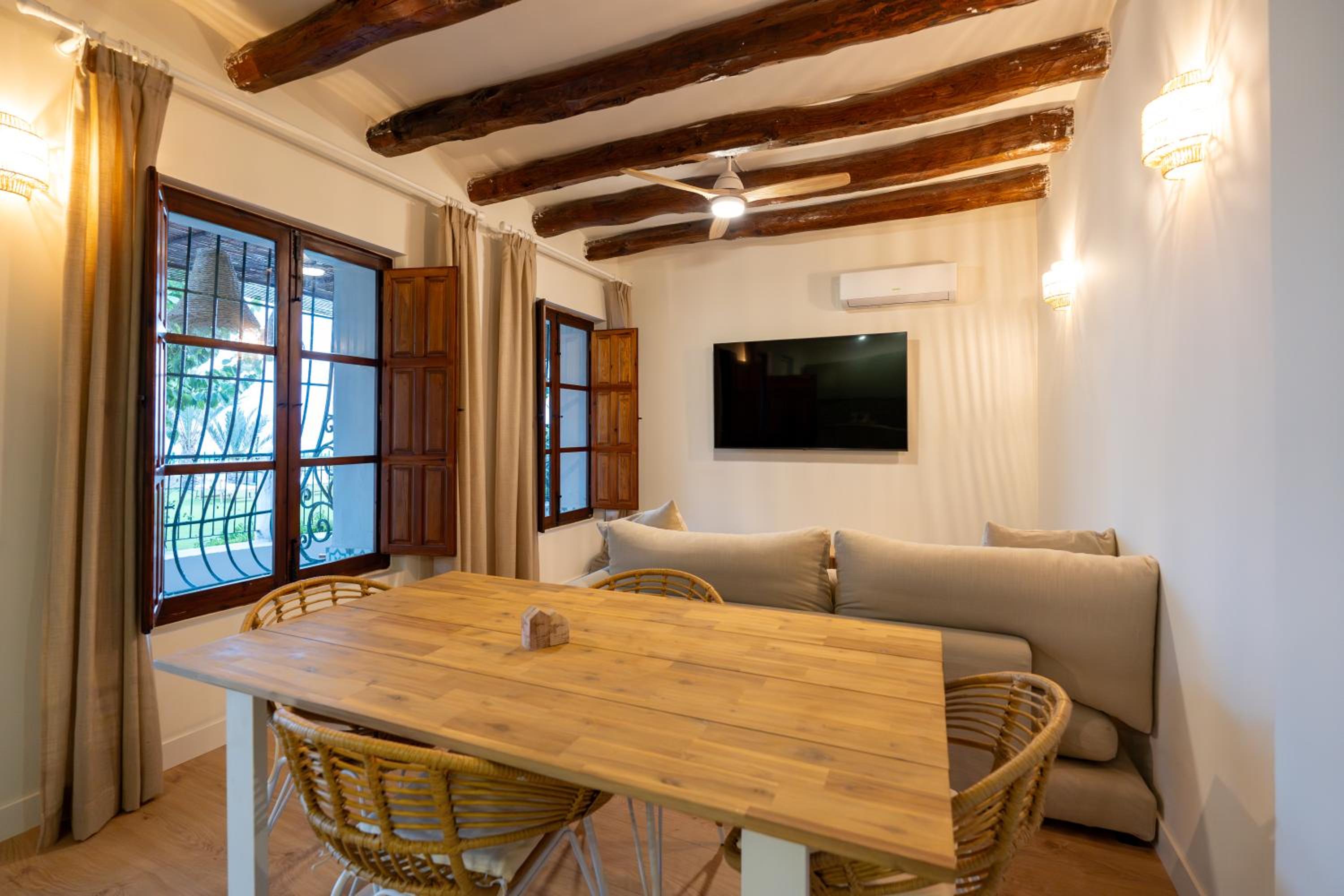 Two-Bedroom Apartment - Photo 2