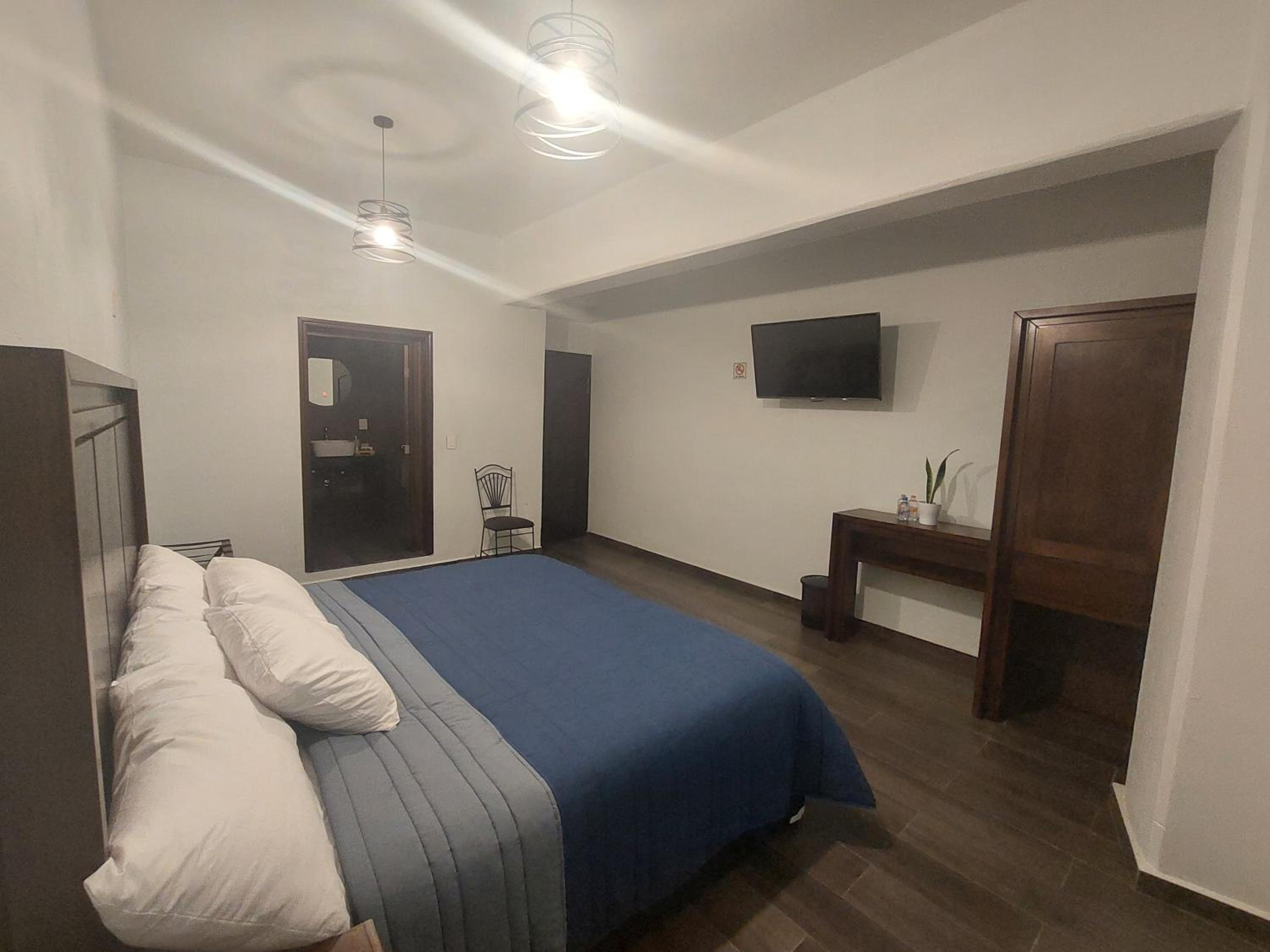 Deluxe King Room photo 3