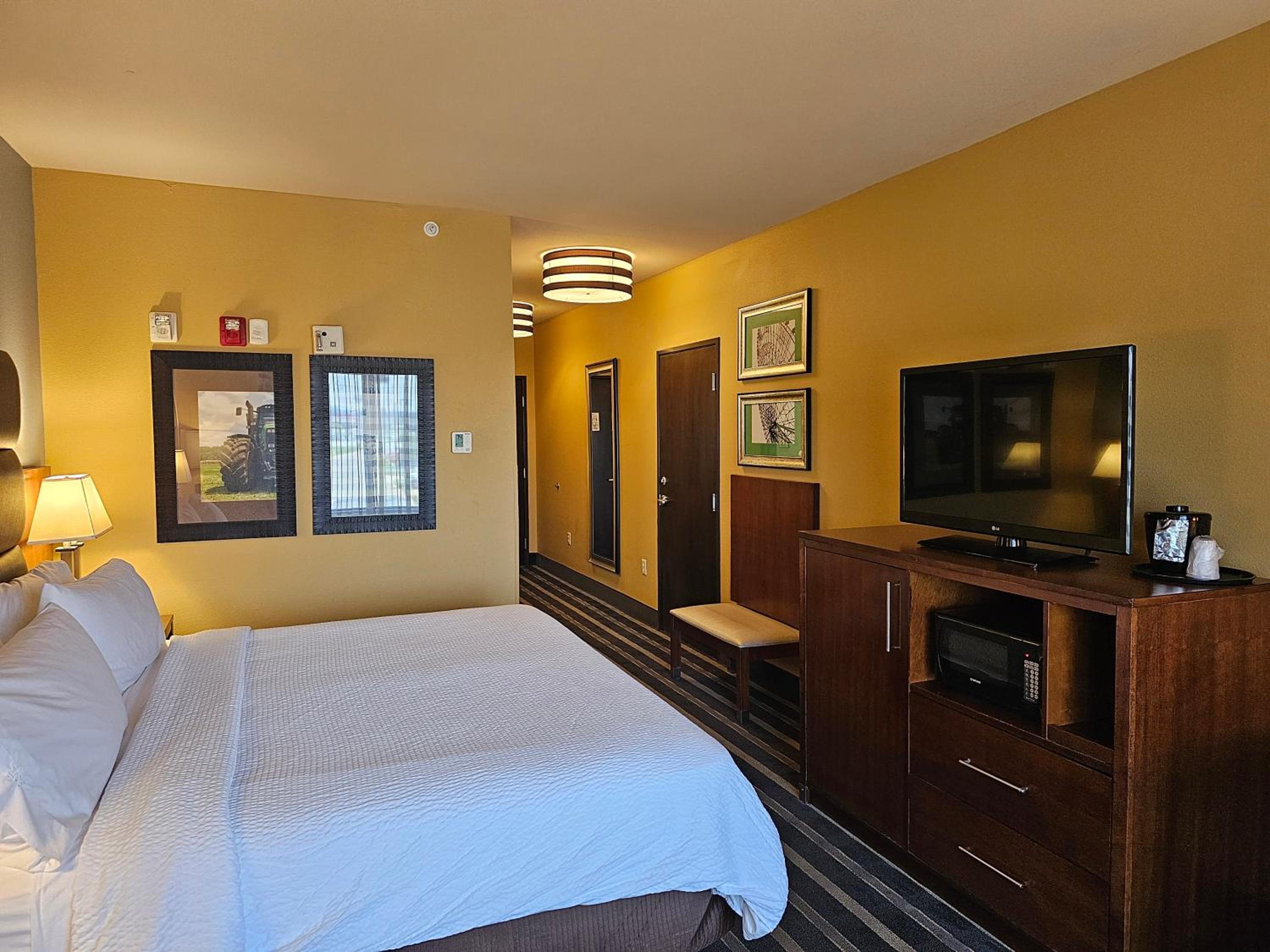 Holiday Inn Express & Suites Perry-National Fairground Area by IHG