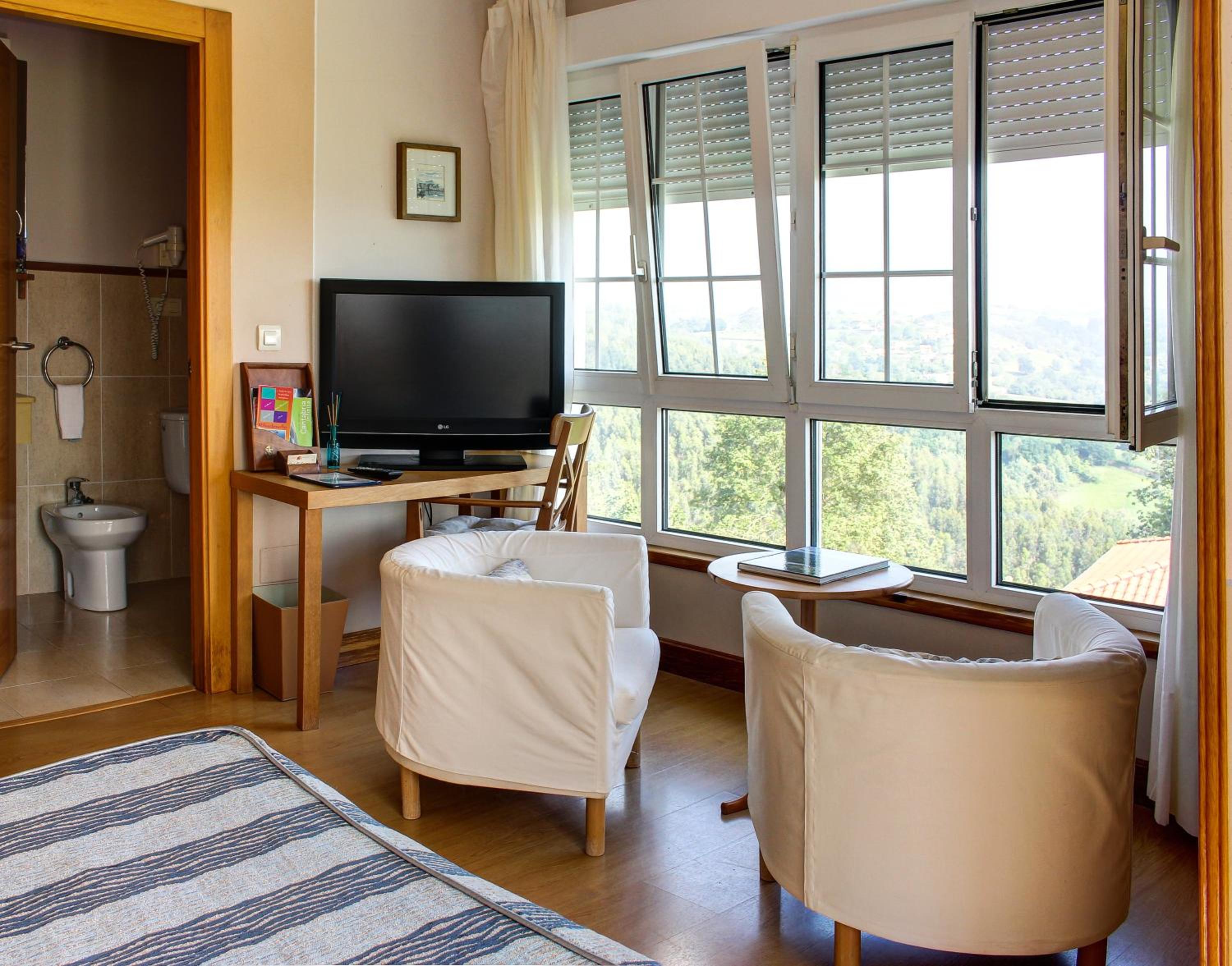 Standard Double or Twin Room with Sea View photo 3