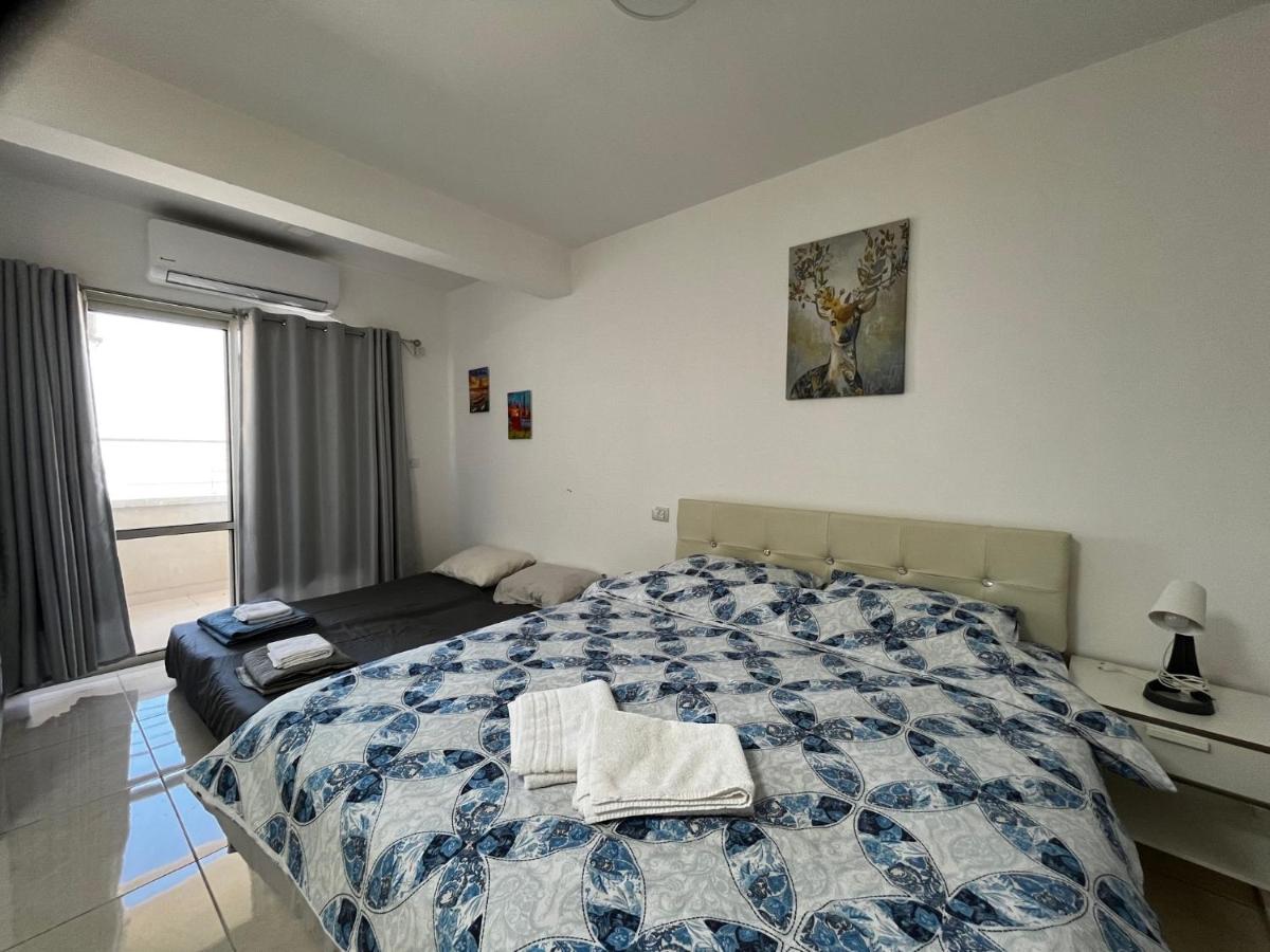 Deluxe Double Room with Balcony - Photo 17