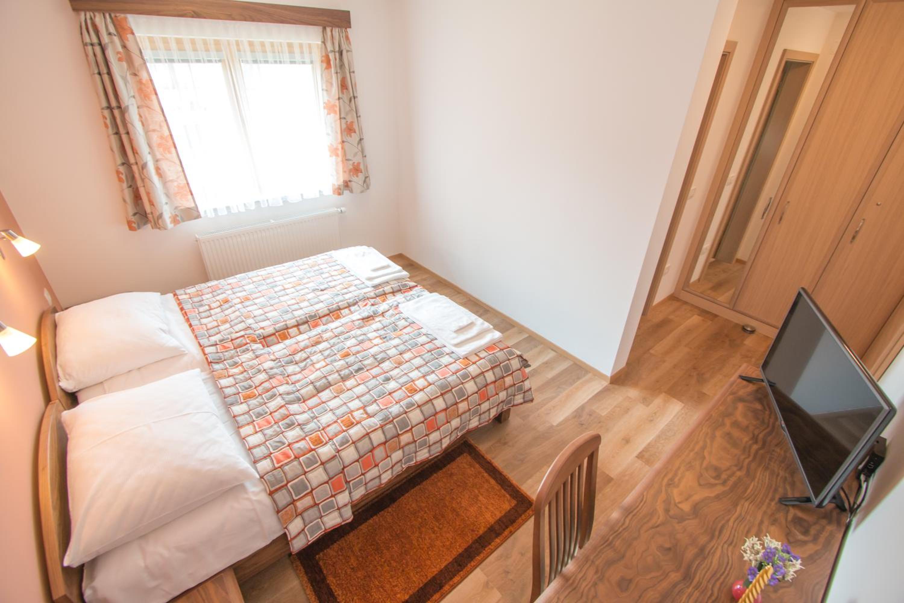 Double Room - Photo 3