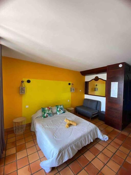 One-Bedroom Apartment - Photo 14