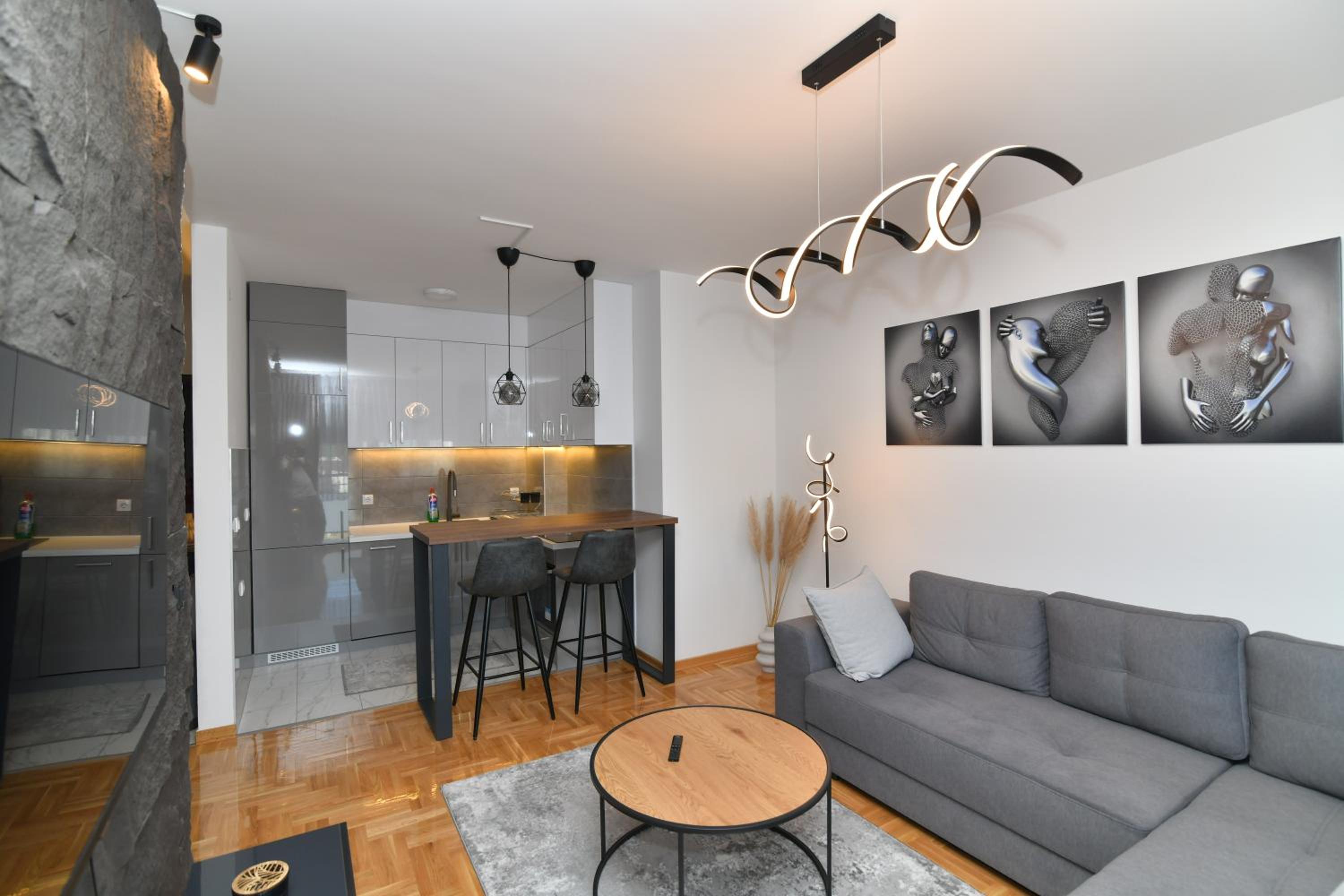 One-Bedroom Apartment
