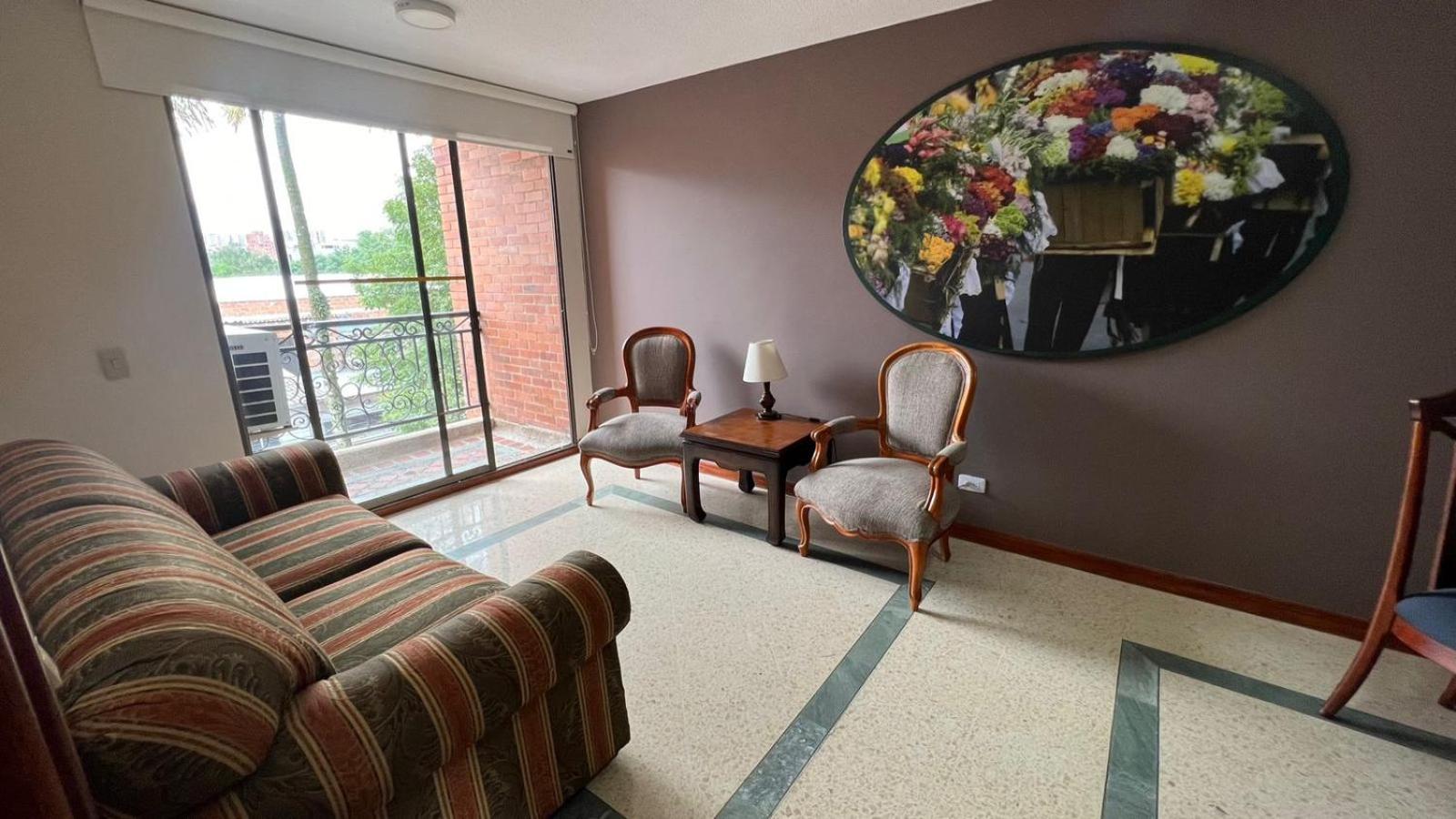 Two-Room Apartment - Photo 1