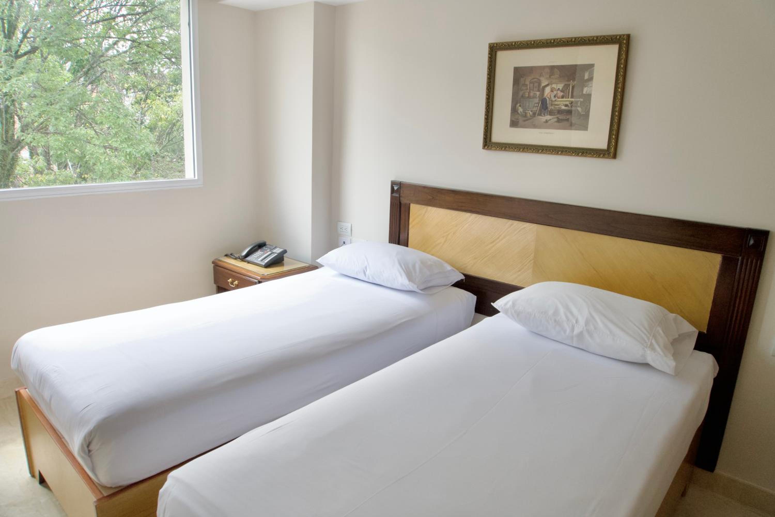 Double or Twin Room - Photo 8