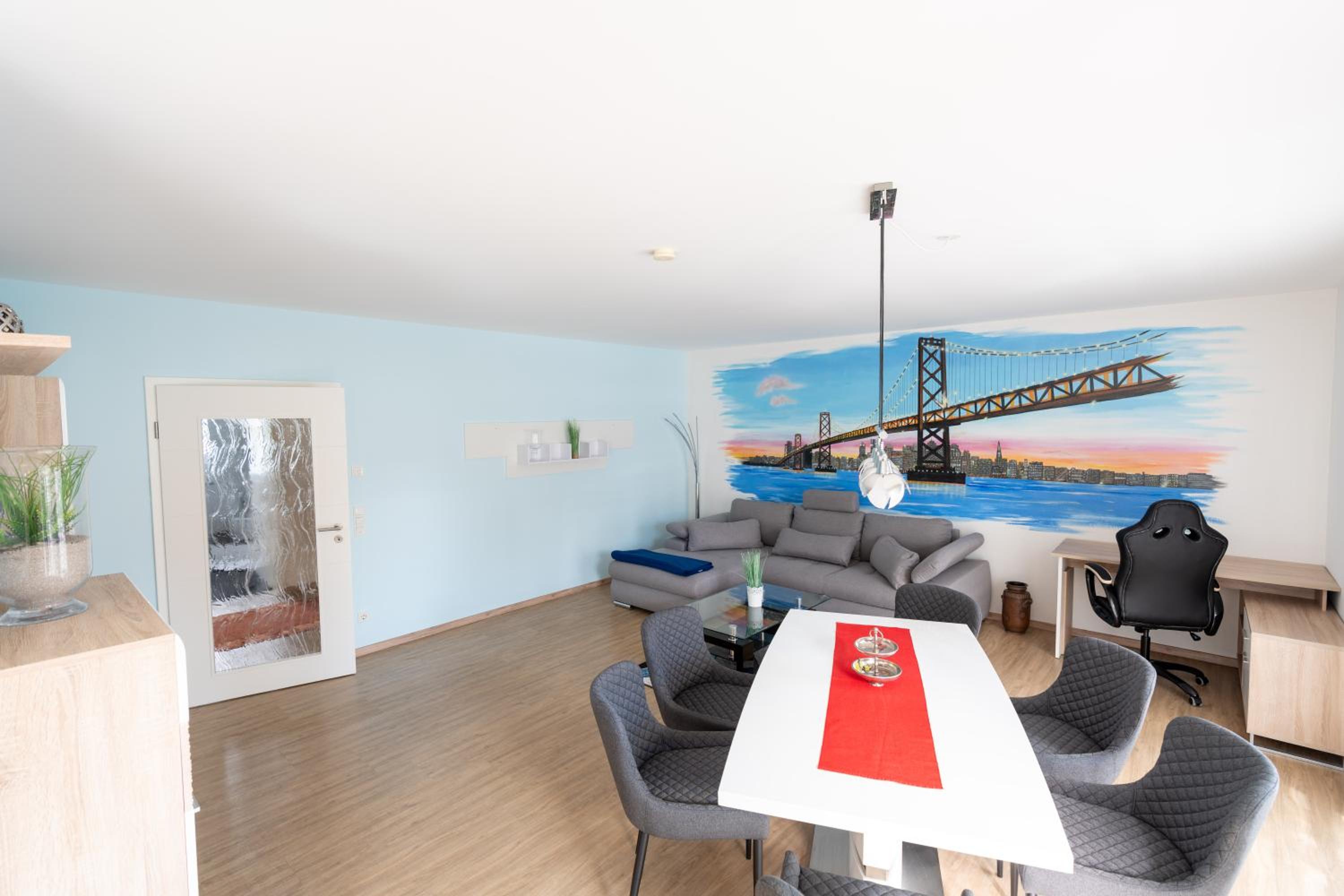 Two-Bedroom Apartment with Balcony photo 3