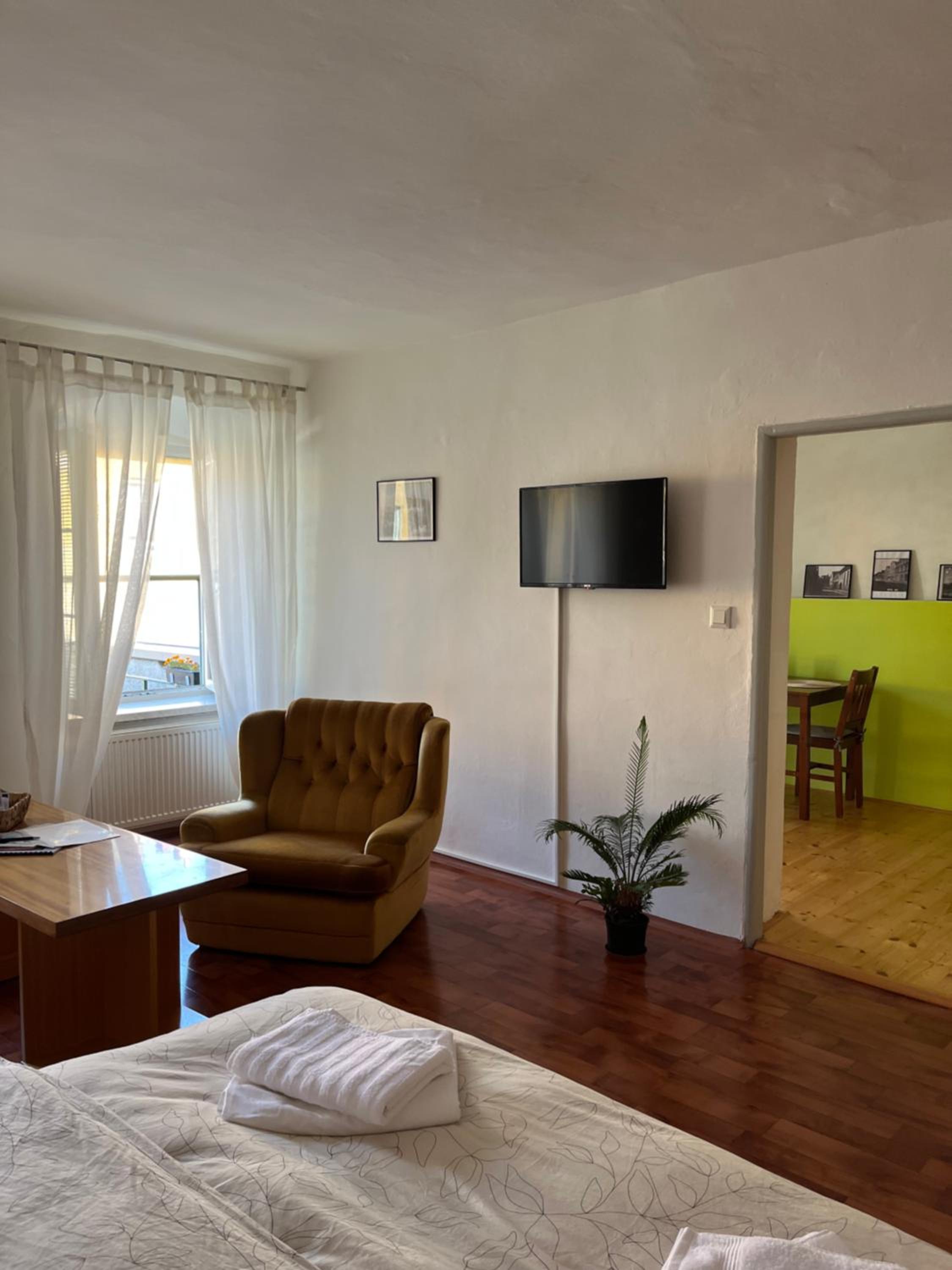 One-Bedroom Apartment photo 2