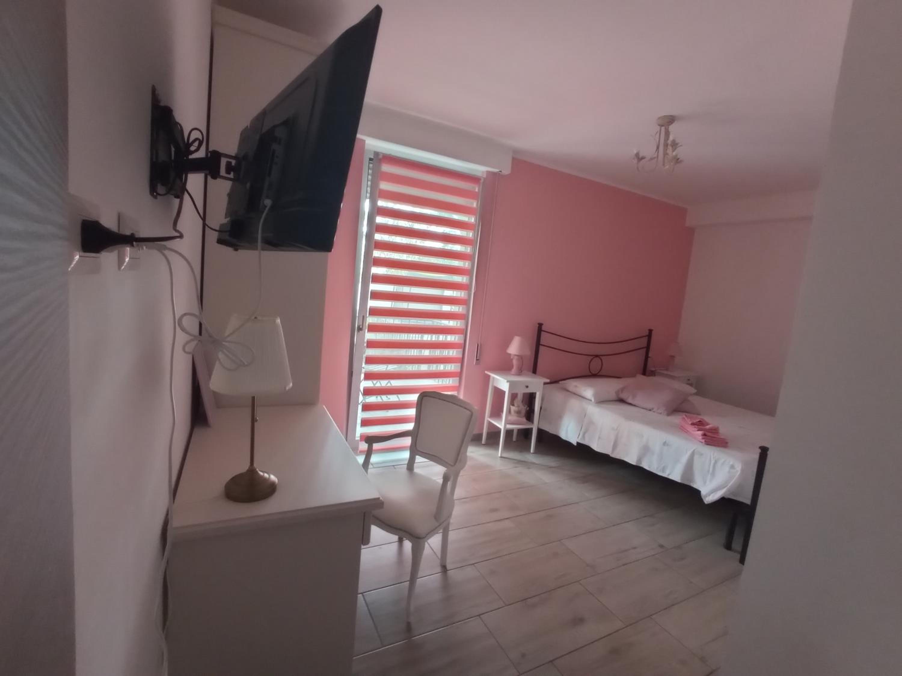 King Room with Balcony photo 2