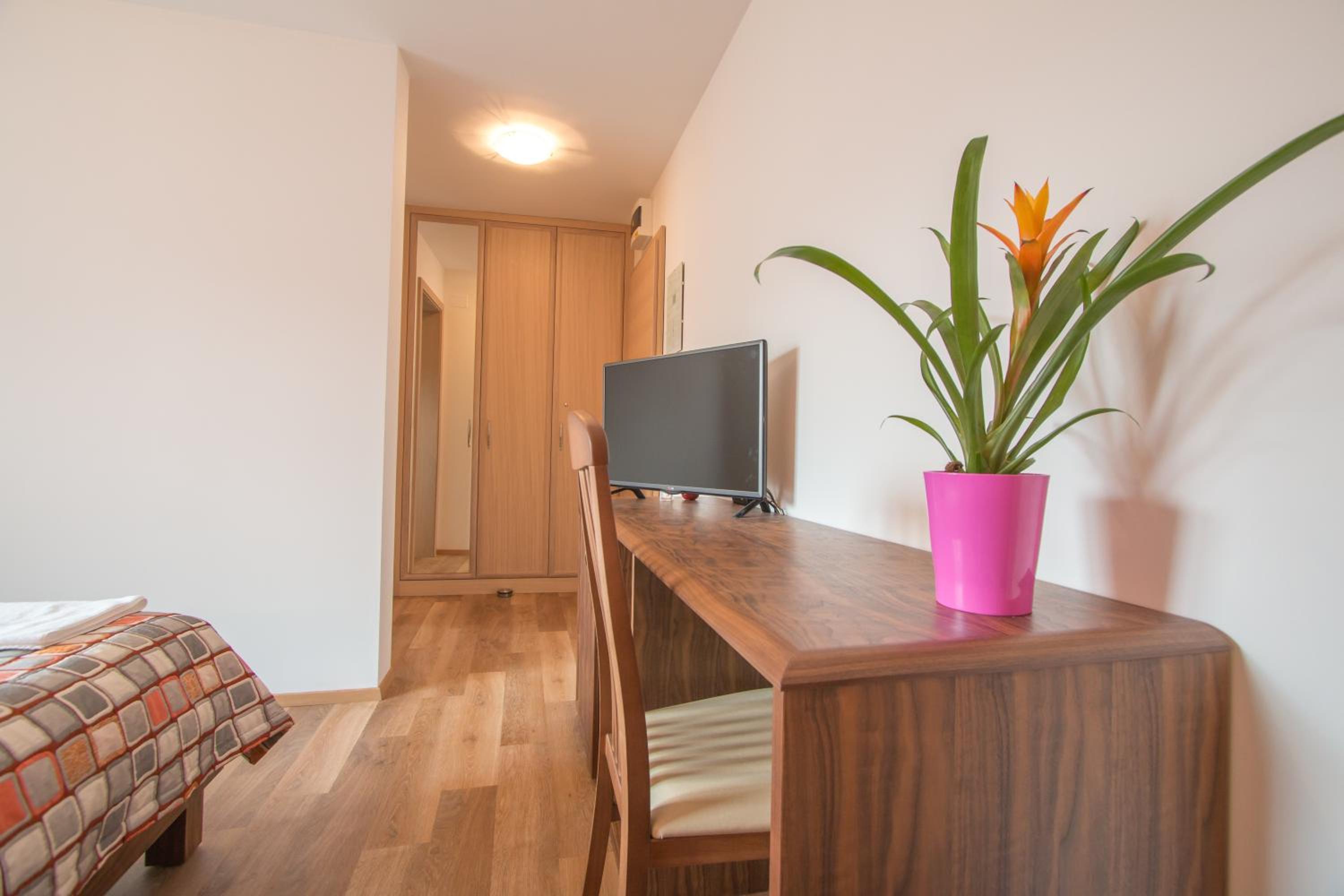 Double Room - Photo 6