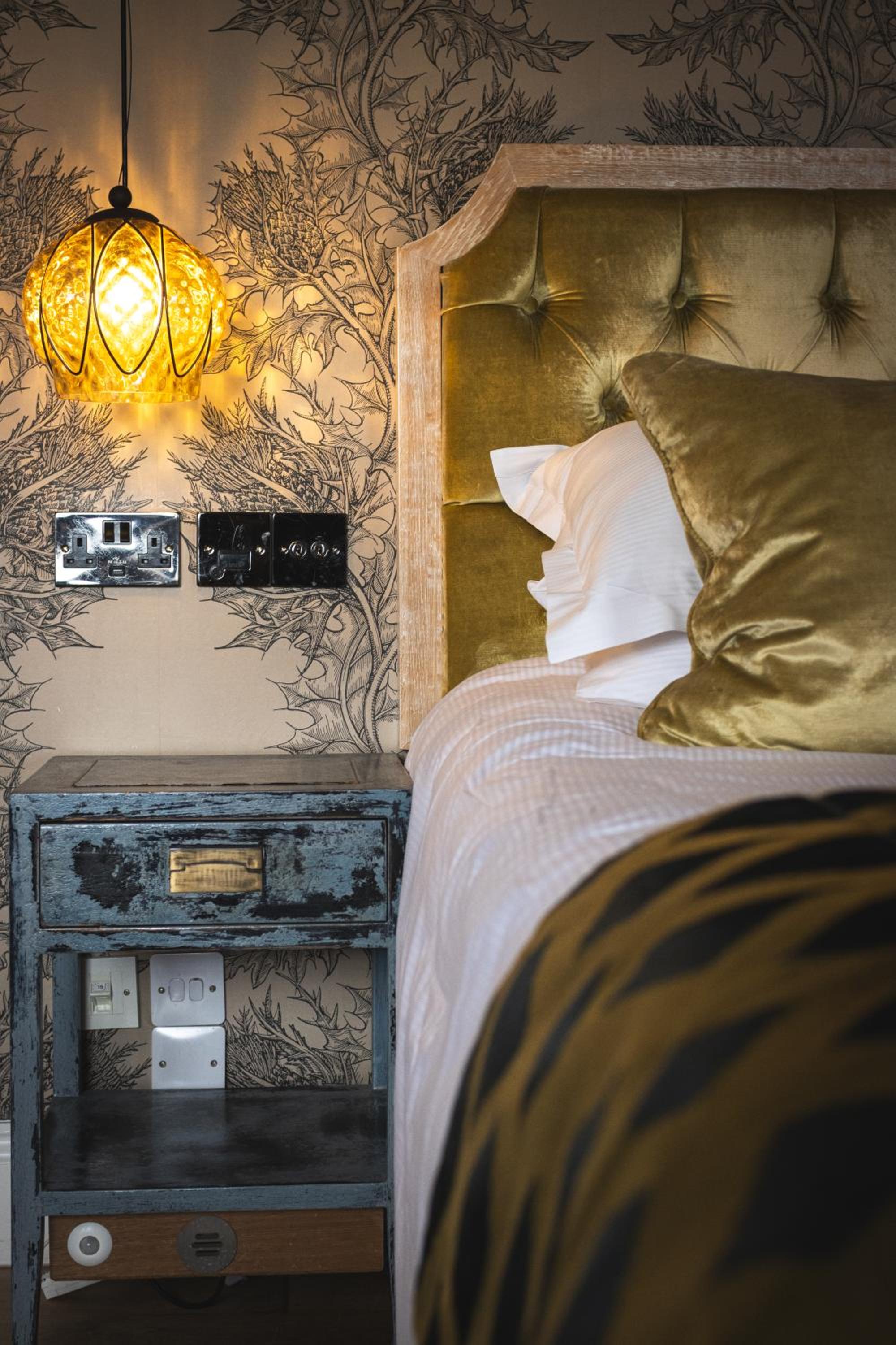 FUGGLES - King Room photo 2