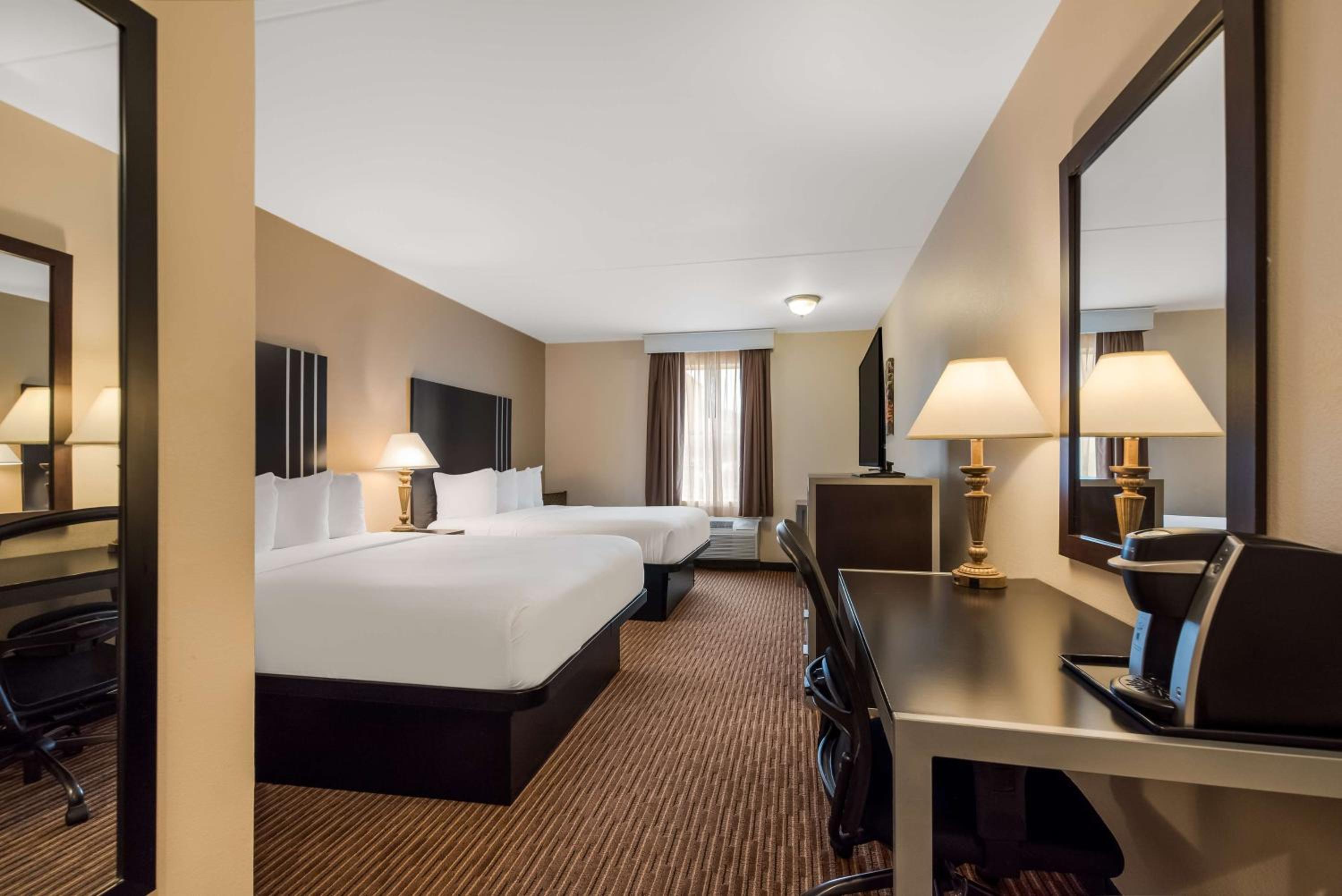 Double Room with Two Double Beds - Non-Smoking - Photo 1