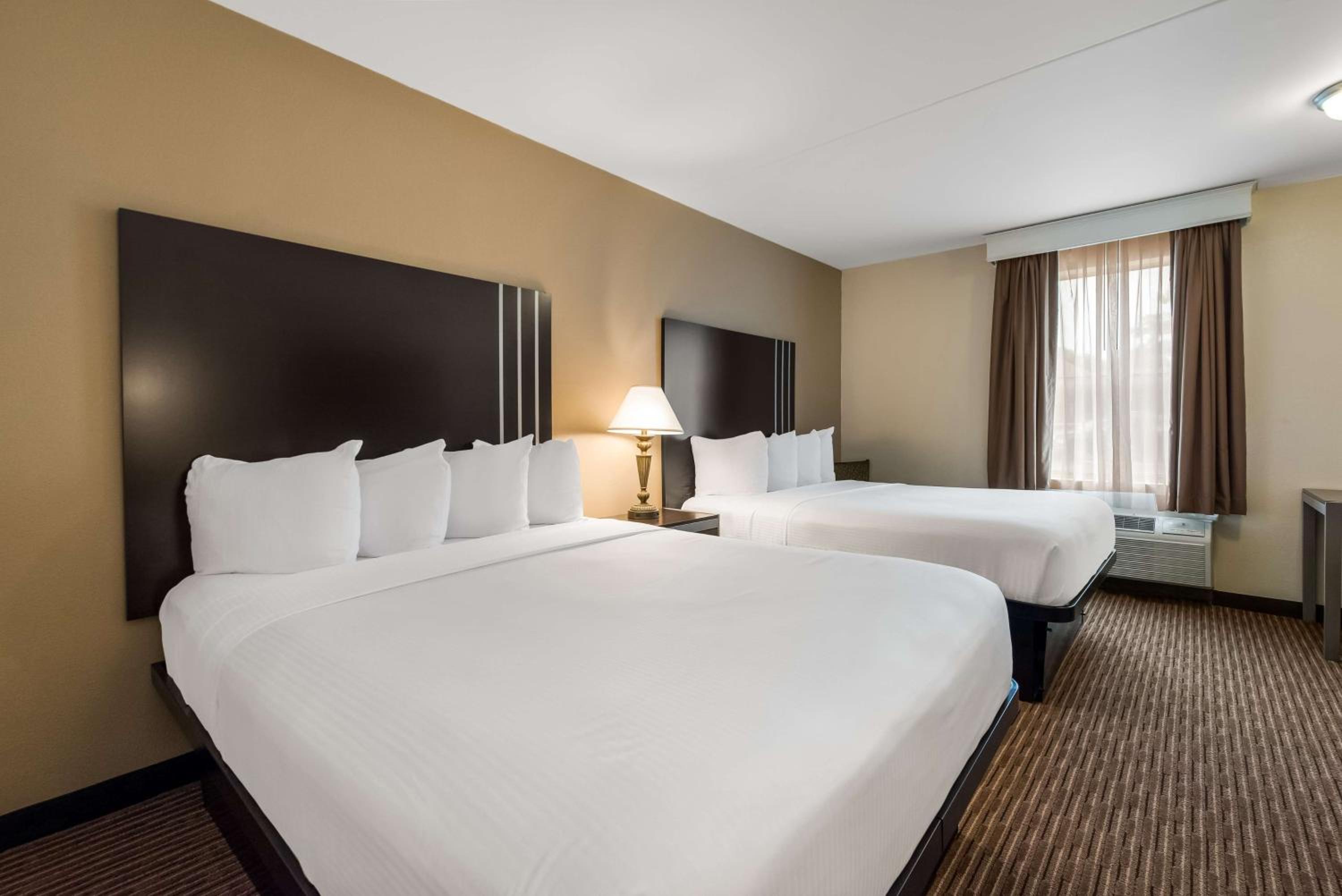 Double Room with Two Double Beds - Non-Smoking - Photo 4
