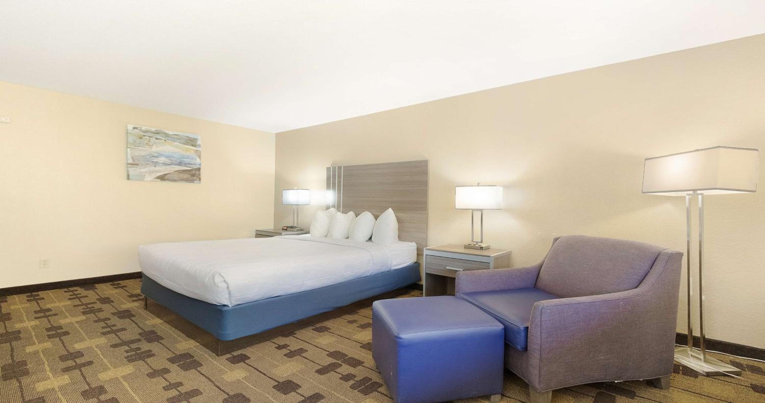 King Room with Roll-in Shower - Disability Access/Non-Smoking photo 1