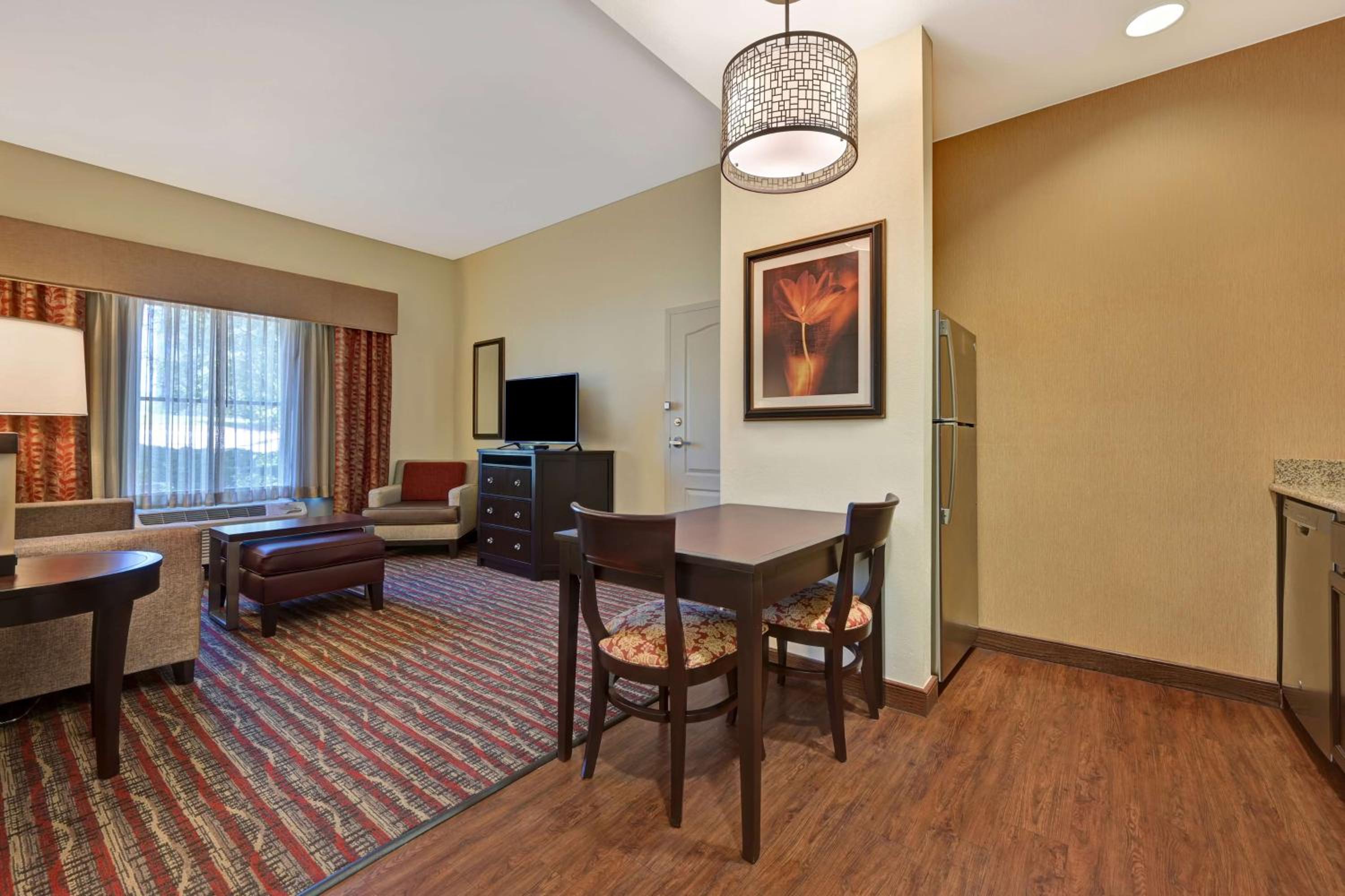One-Bedroom Queen Suite with Two Queen Beds