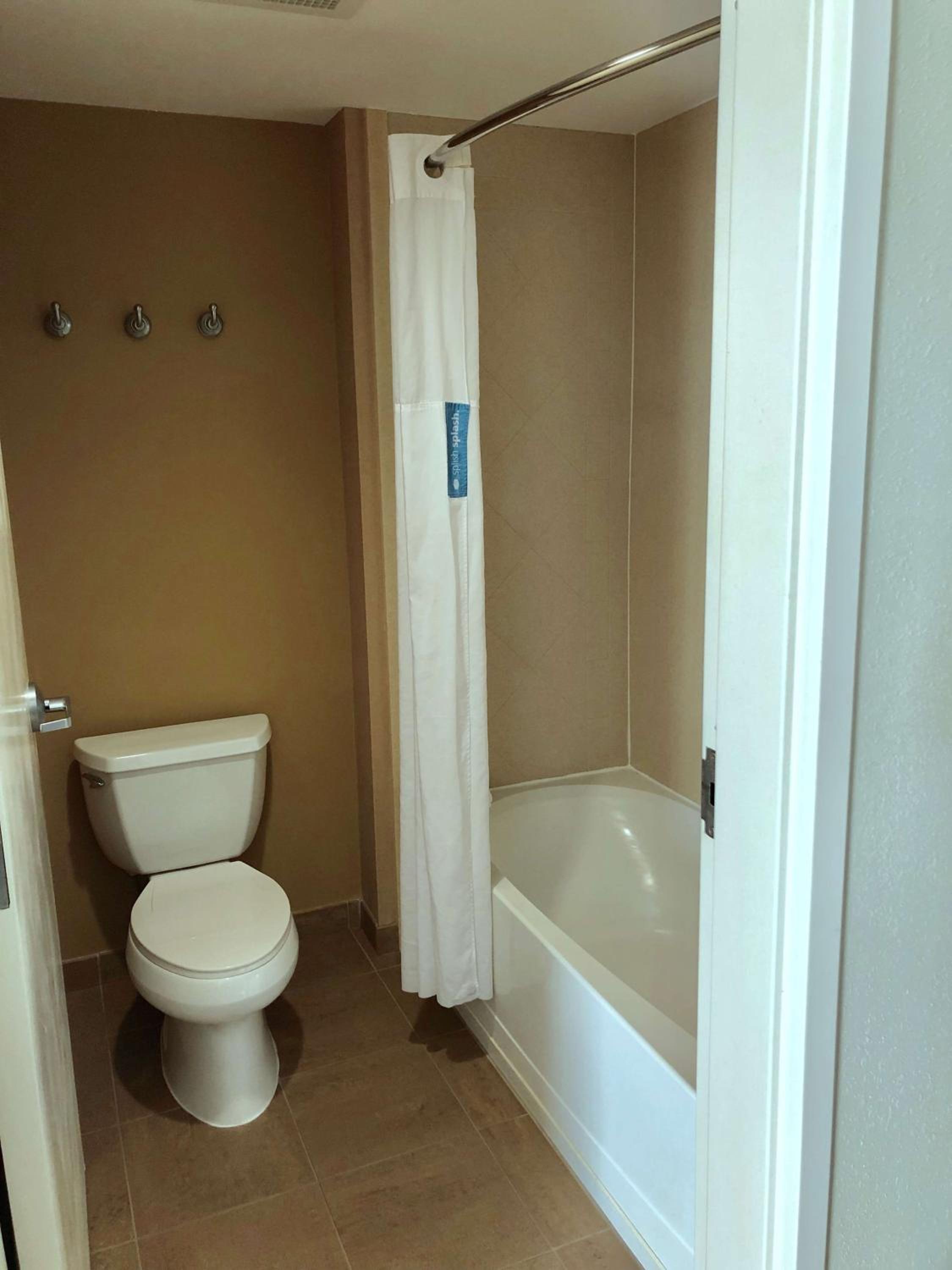 King Studio Suite - Non-Smoking - Photo 4