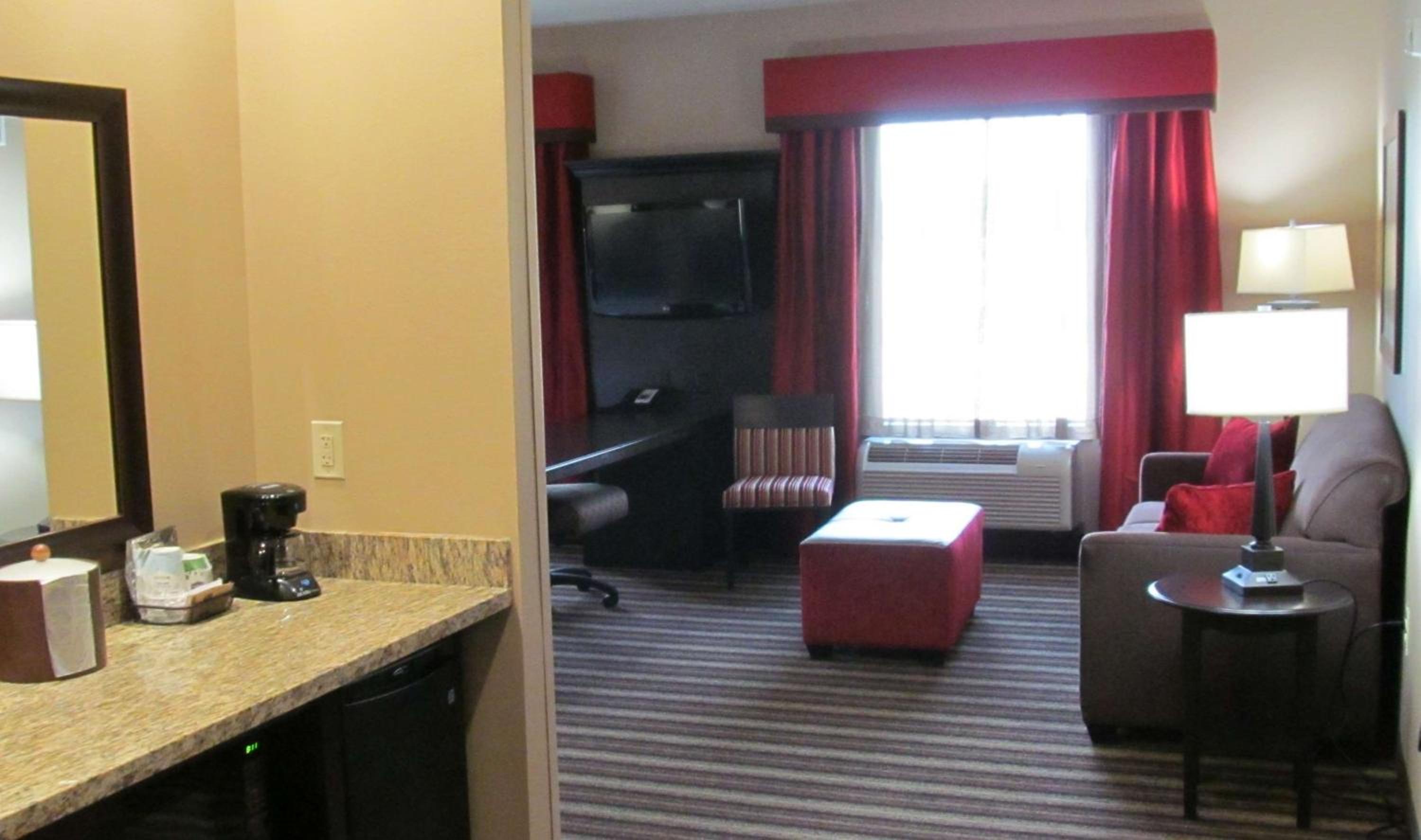 King Studio Suite - Non-Smoking photo 3