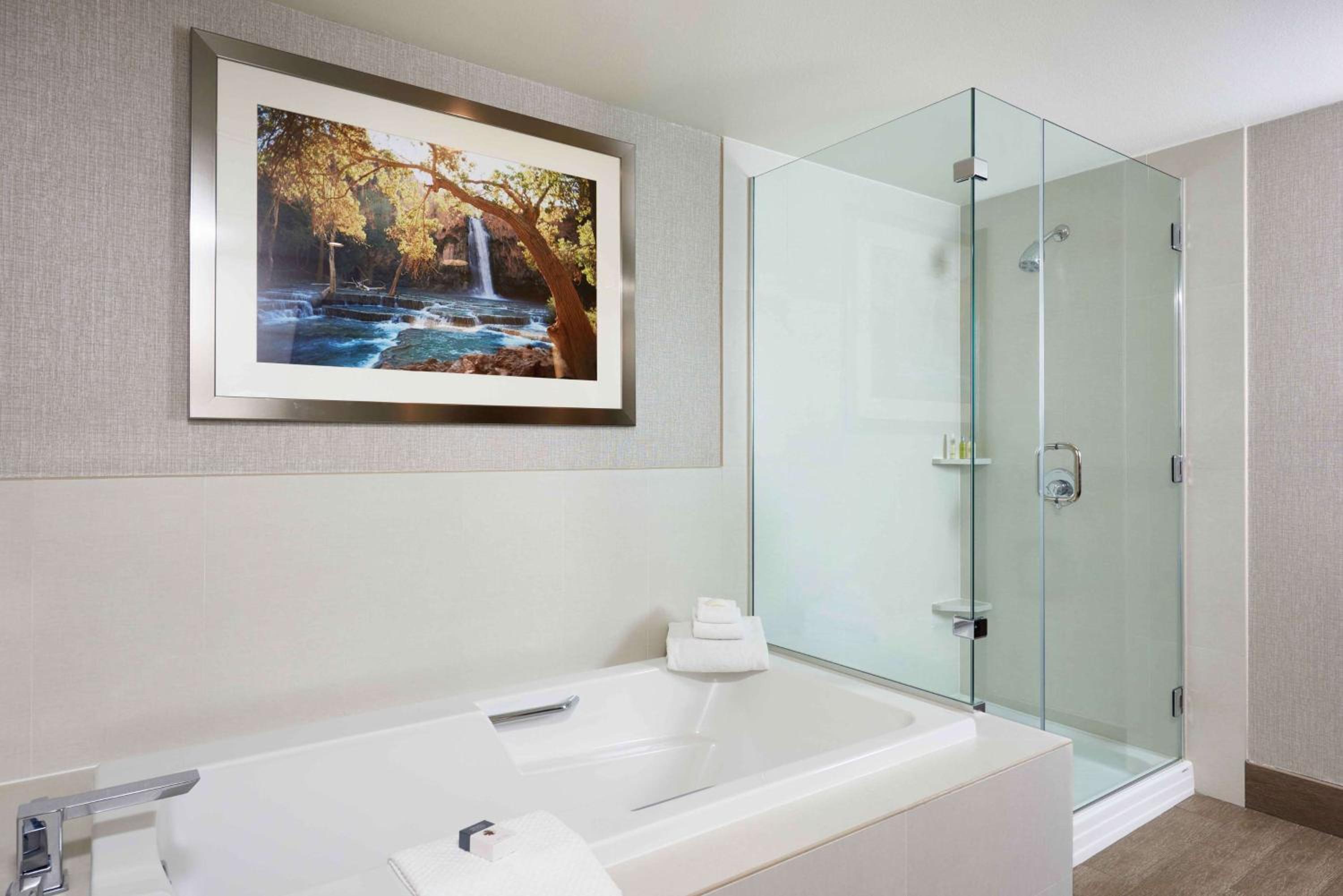 Queen Room with Two Queen Beds - Fitness photo 2