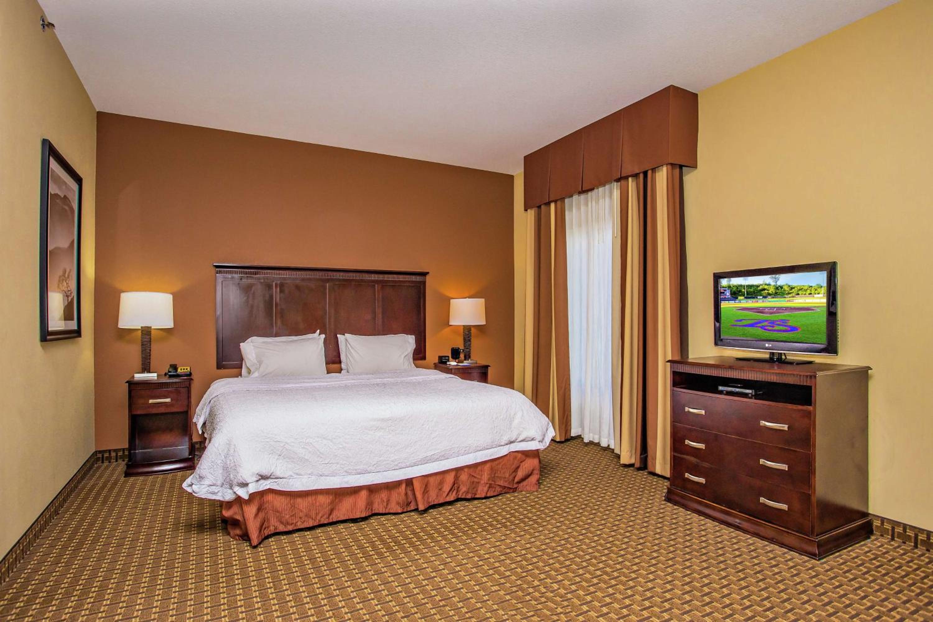 King Room - Mobility Access/Non-Smoking - Photo 1