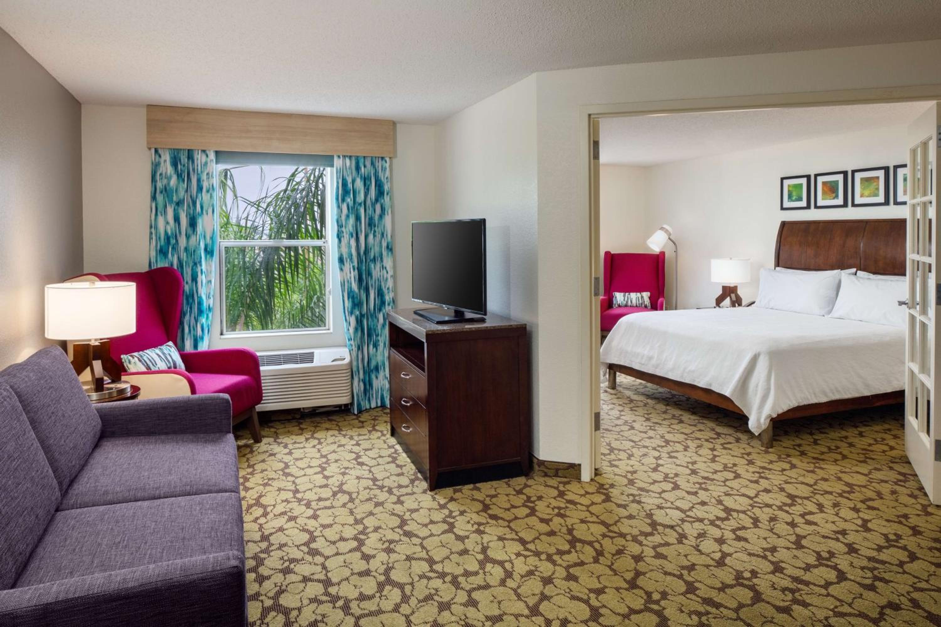 One-Bedroom King Suite with Sofa Bed - Photo 5