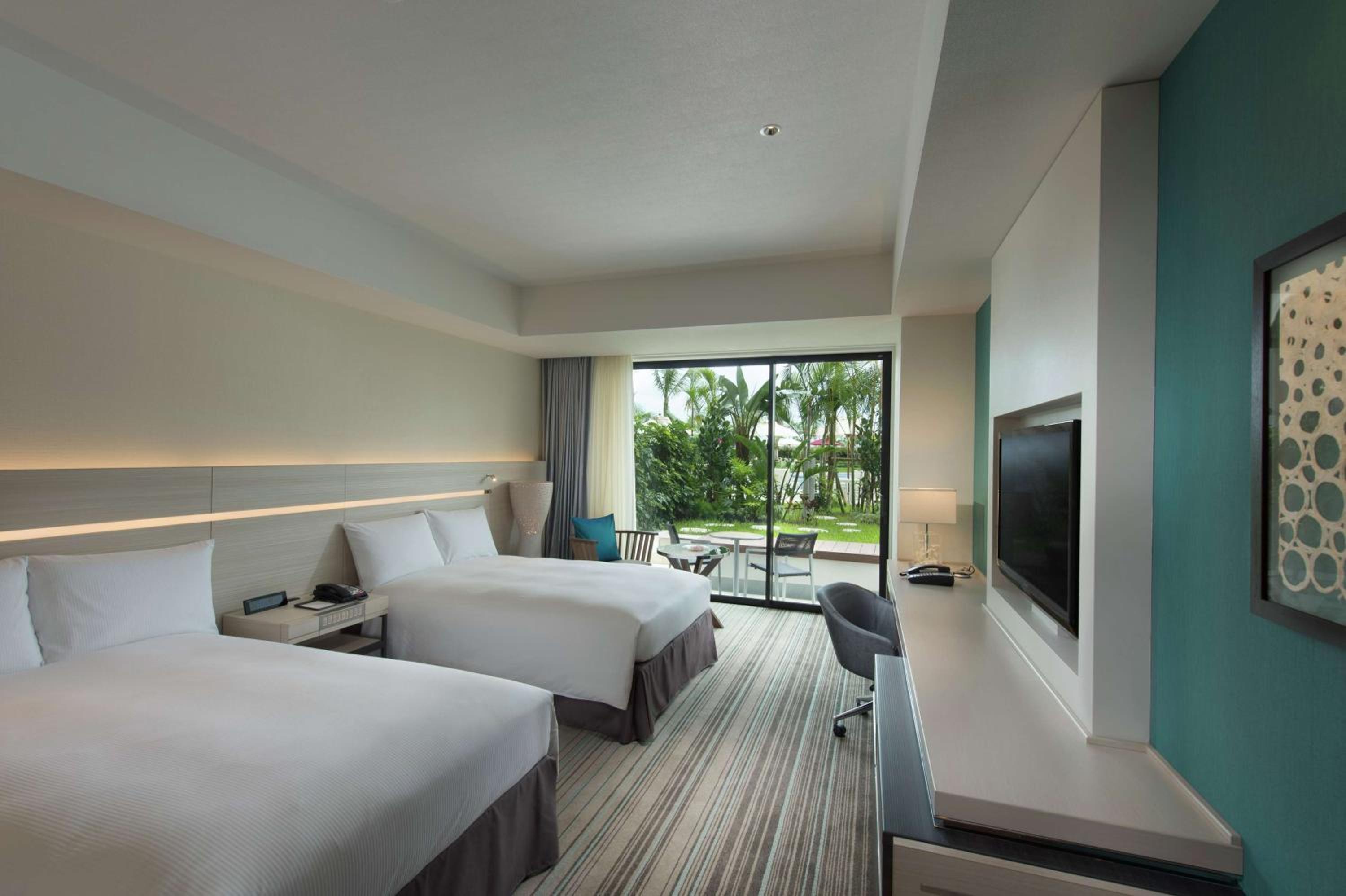Twin Guest Room with Garden