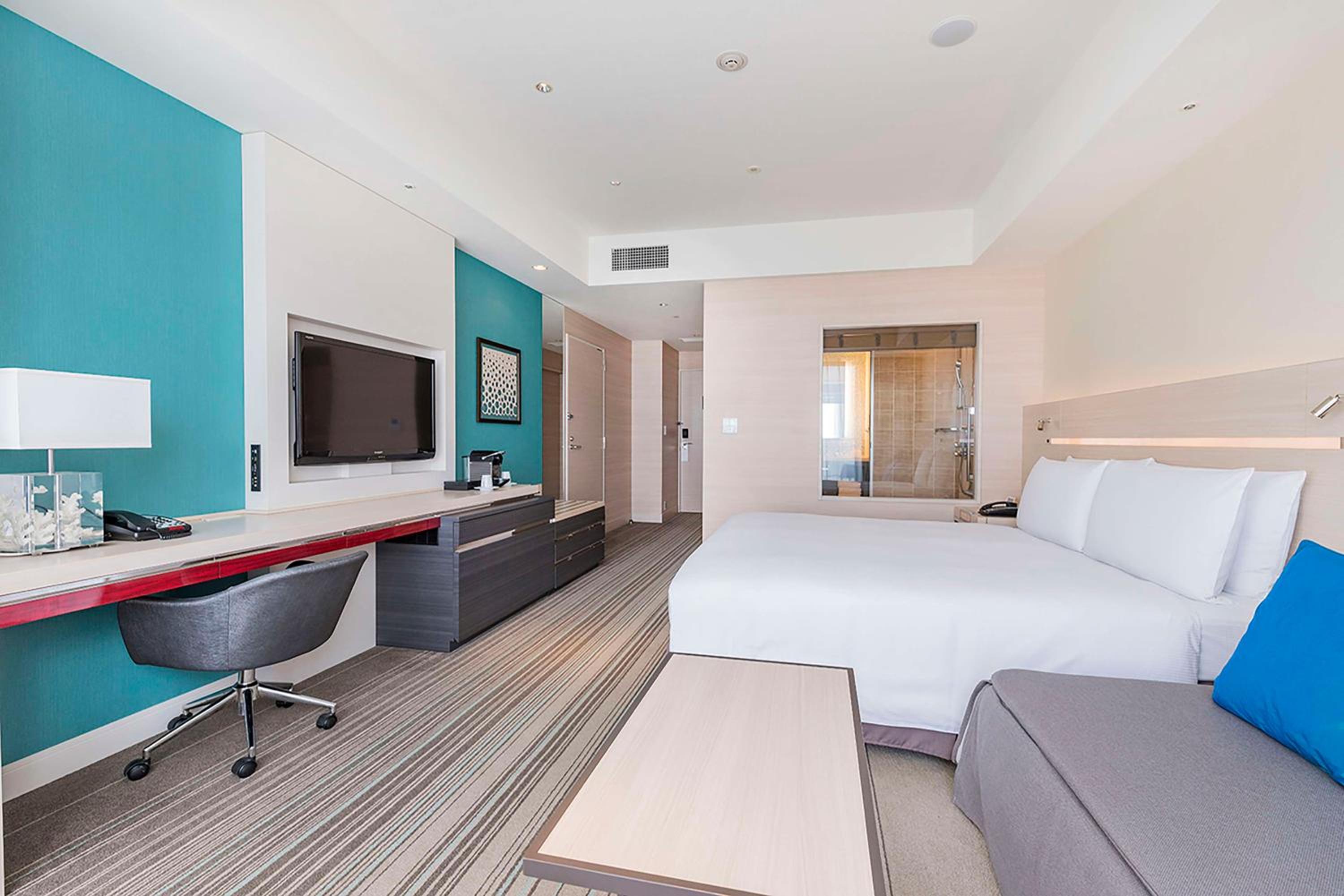 King Executive with Ocean View photo 2