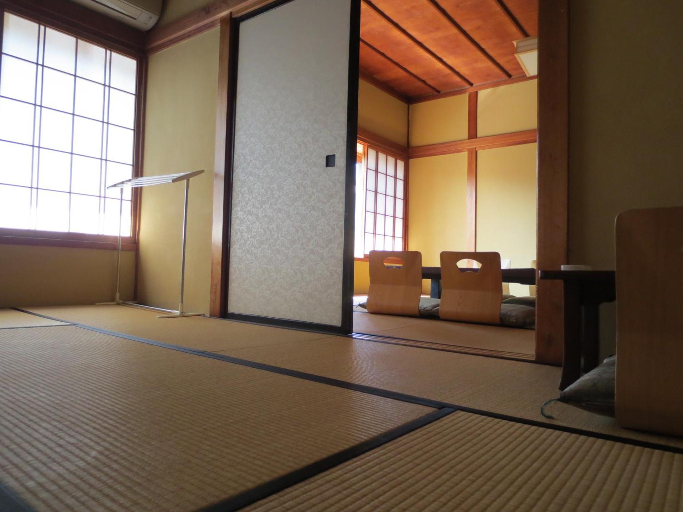 Japanese-Style Family Room with Private Toilet and River View - Photo 4