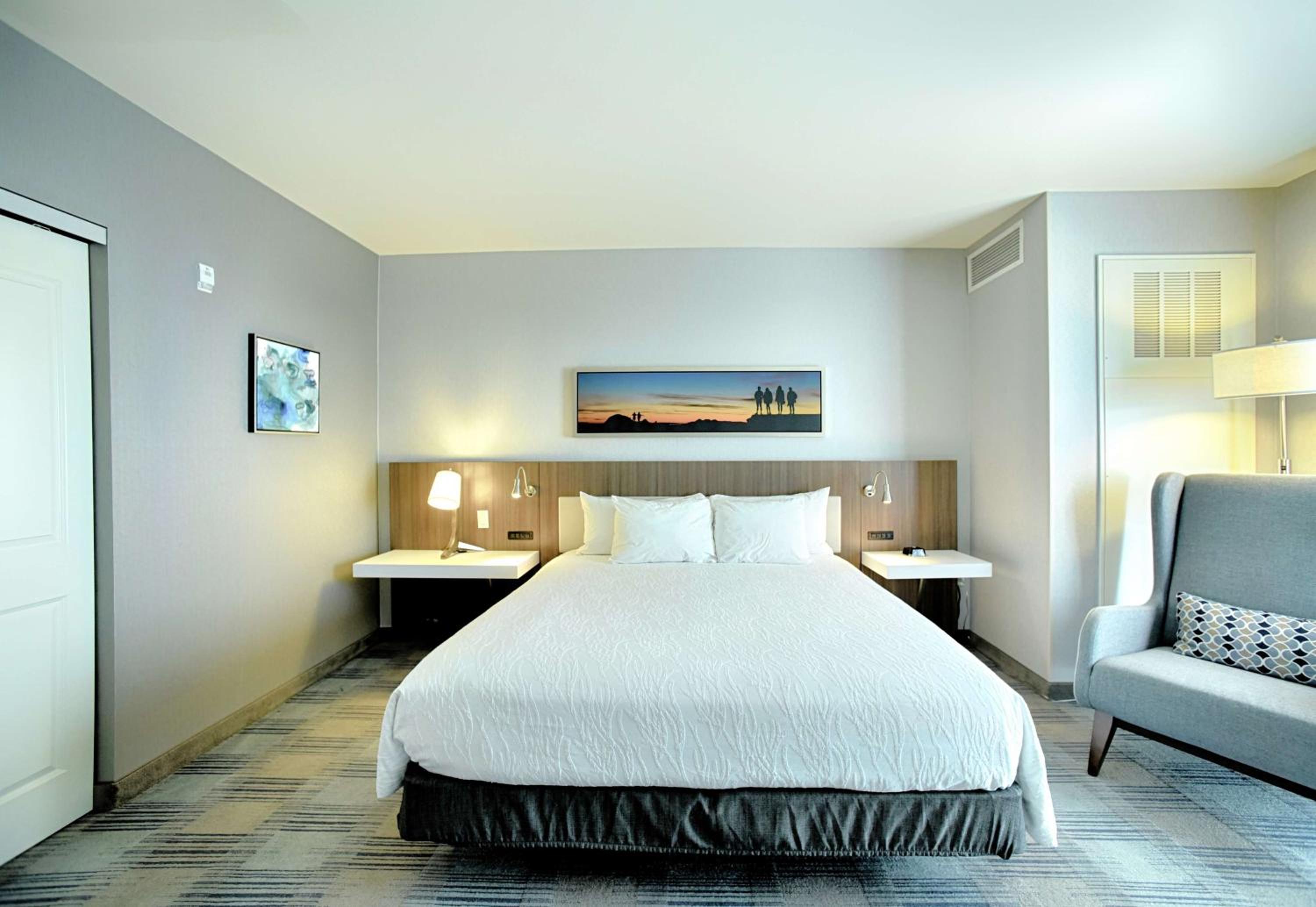 Corner King Room