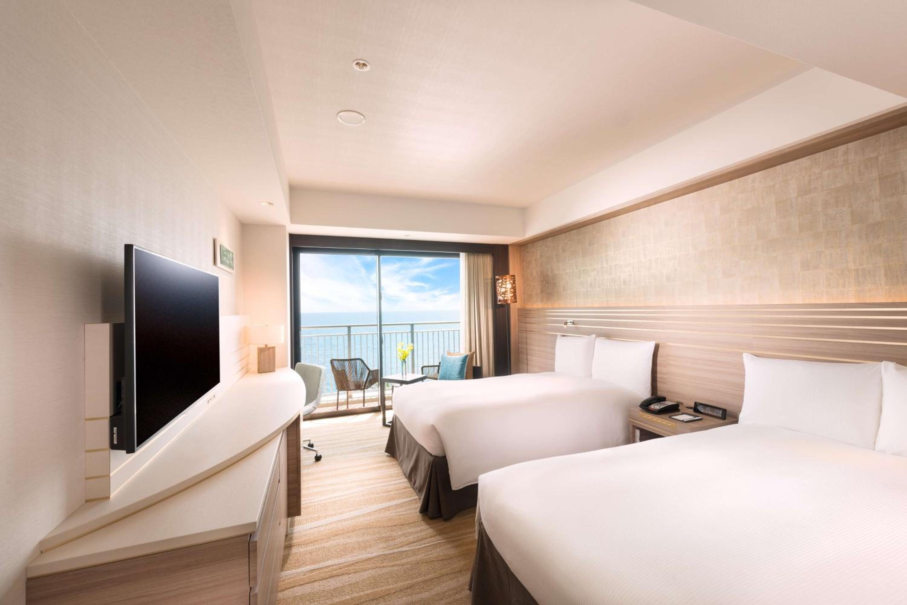 Twin Room with Balcony and Ocean View